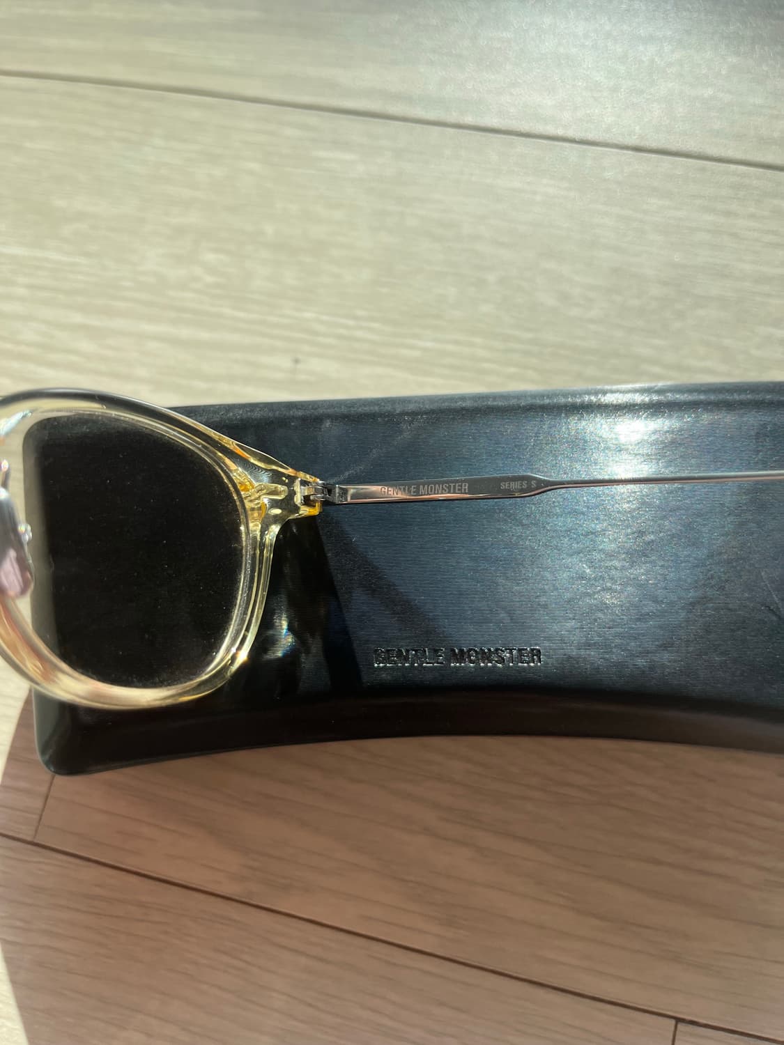 젠틀몬스터 에디 (틴트렌즈)  상품이미지2