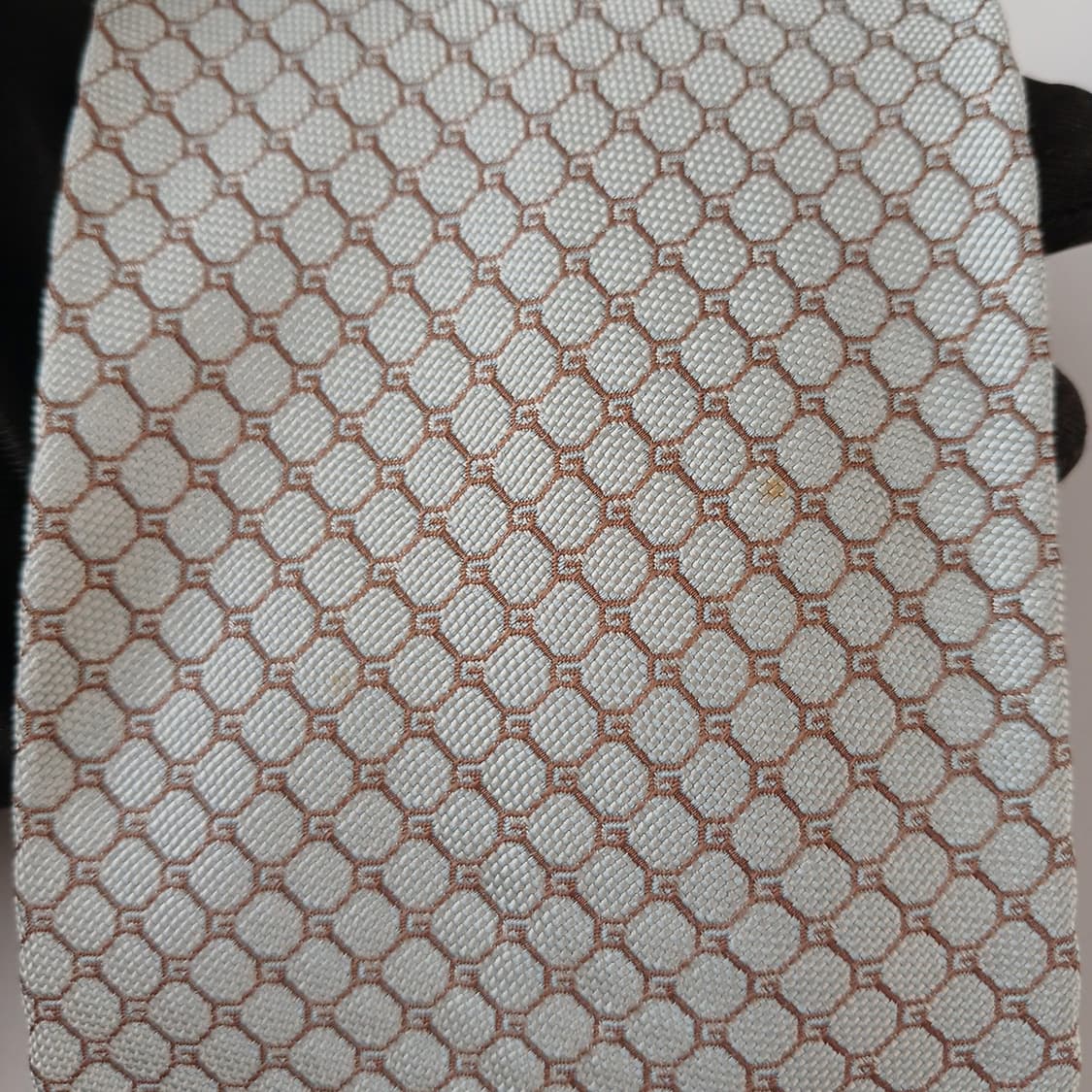 구찌 실크 실버&베이지 G로고 패턴 넥타이 9.4cm B등급 A19055 상품이미지3