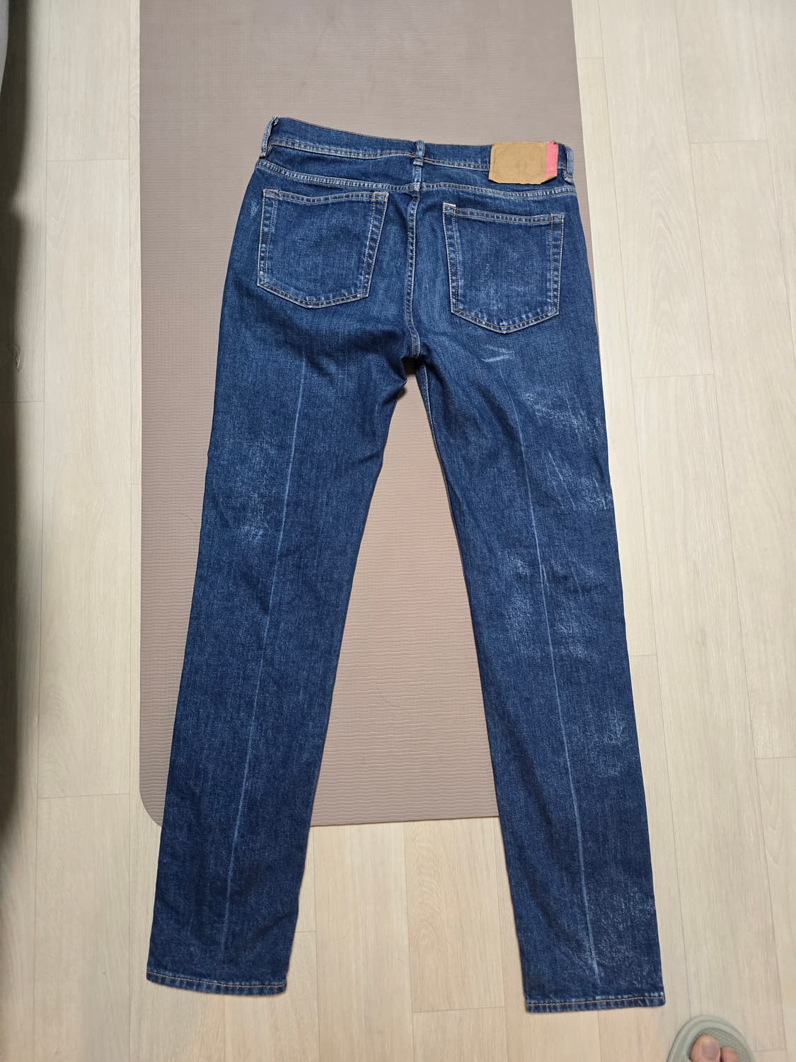 아크네 청바지 팝니다  상품이미지4