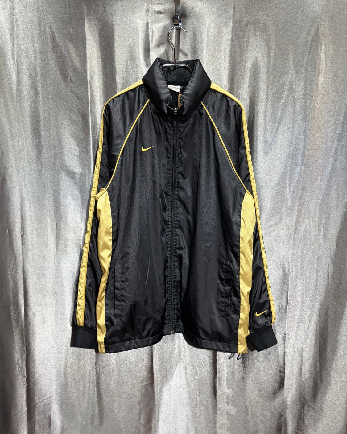 L 나이키 스우시 골드라인 글로시 나일론 자켓 상품이미지2