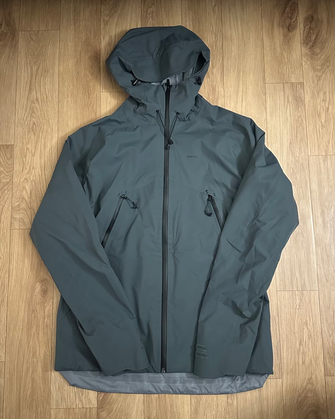 데카트론 퀘차 하이킹 경량 레인 자켓 MH500 스모크그린 L 상품이미지1