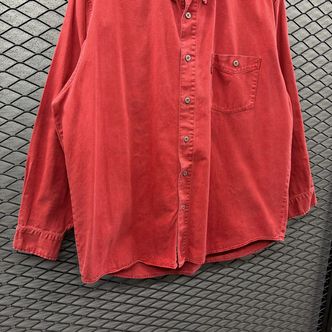 리바이스 레드탭 코튼셔츠 원포켓 양각버튼 디테일 레드 상품이미지5