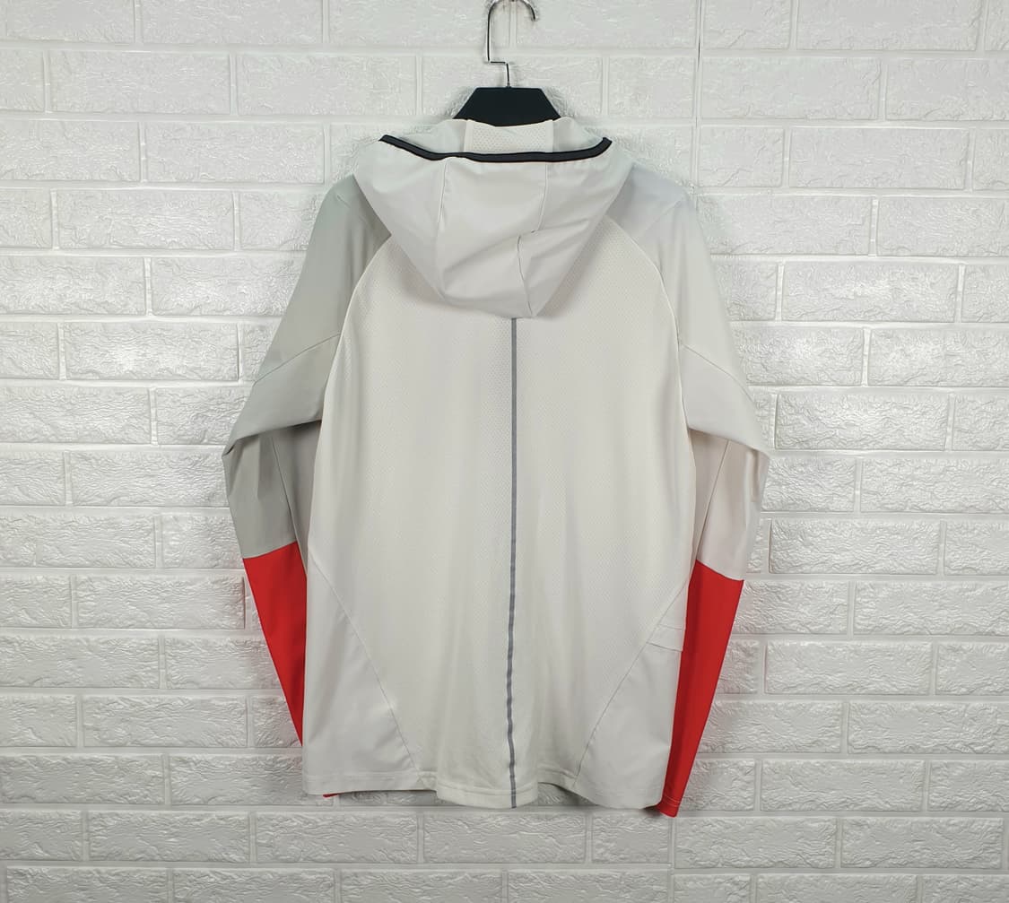 [105]데상트 런닝 후드 집업 (레쉬가드 겸용) 상품이미지3