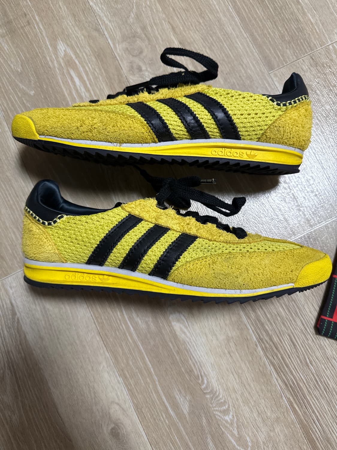 아디다스 웨일즈 보너 옐로우 스니커즈 상품이미지3