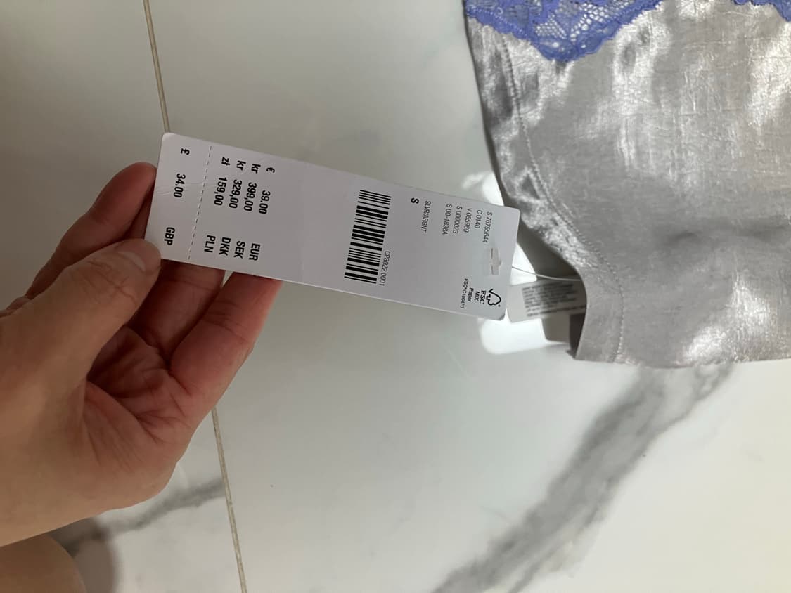 영국 한정 얼반아웃피터스 새틴 레이스 캐미 리본 탑 상품이미지3