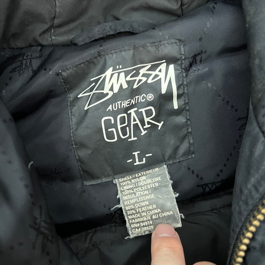 스투시 25주년 N3B 로고 패턴 다운 자켓 블랙 상품이미지6