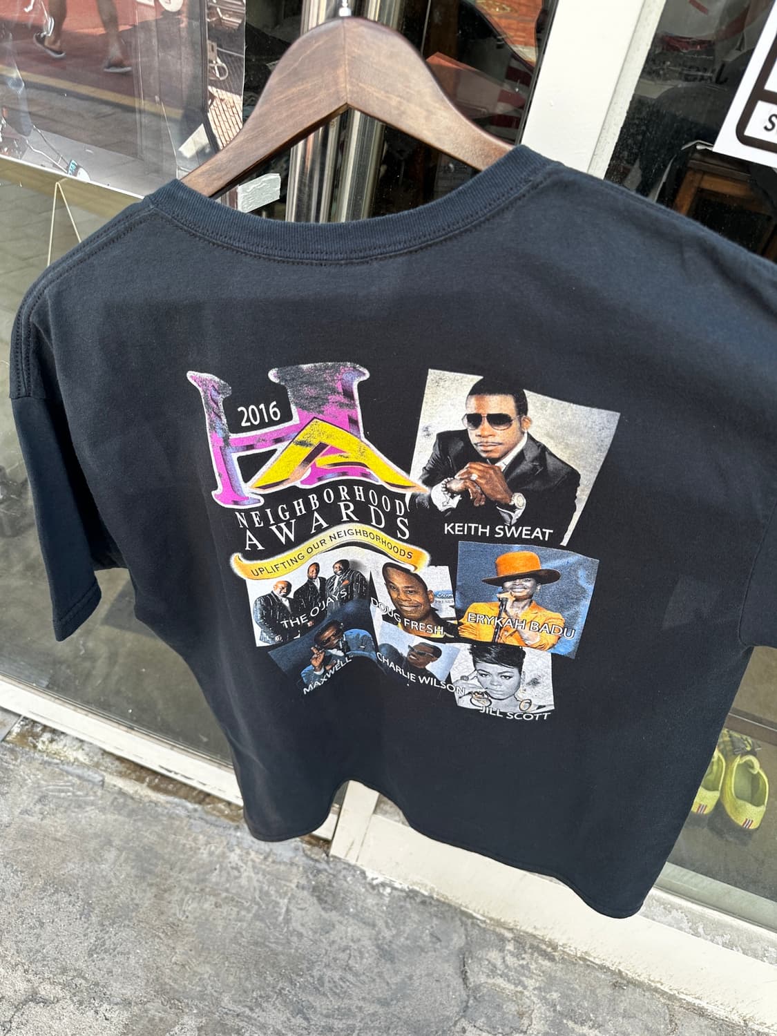 2016 Neighborhood Awards Graphic Tee 상품이미지4