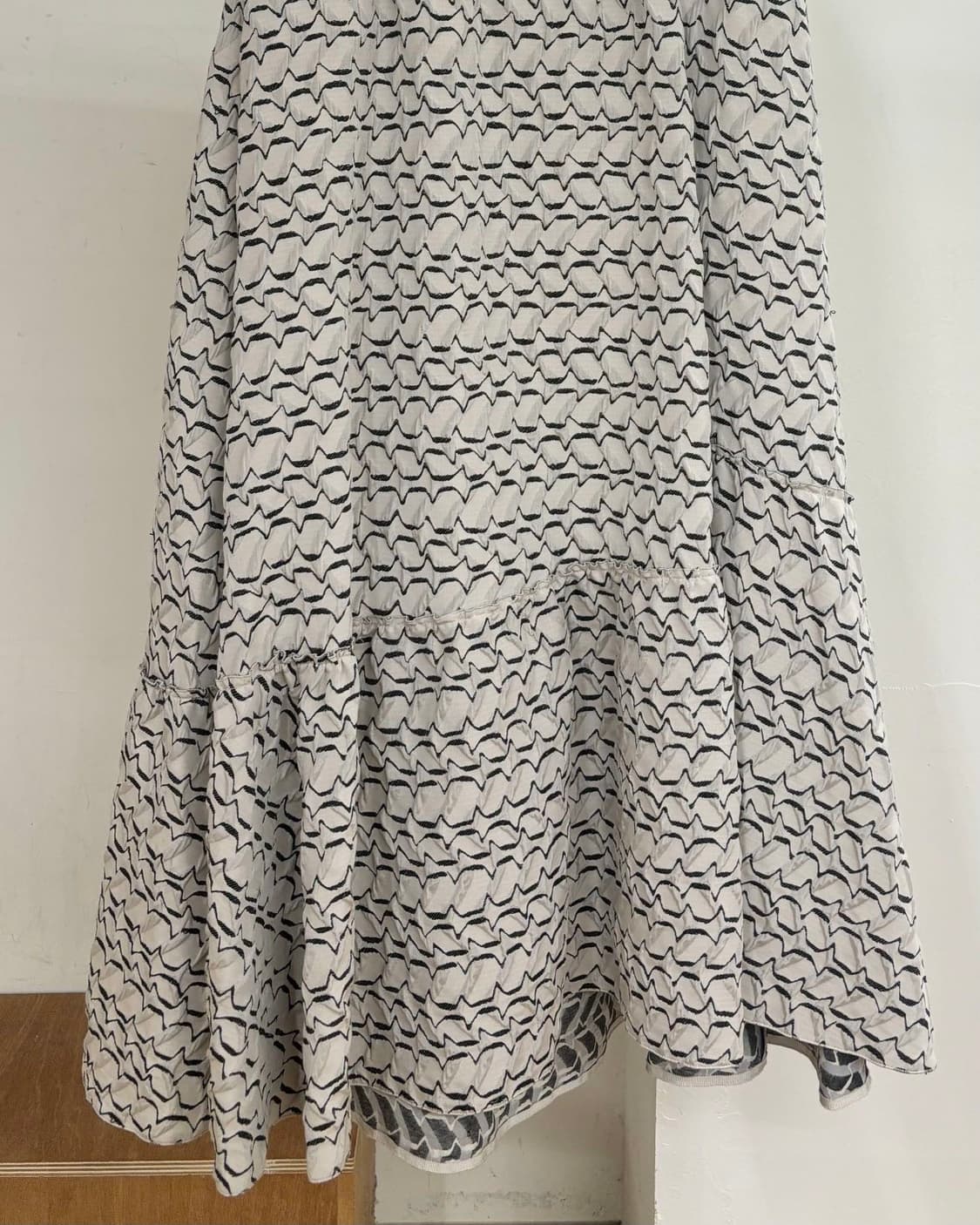 랑방 블랙 앤 화이트 패턴 롱 스커트 상품이미지6