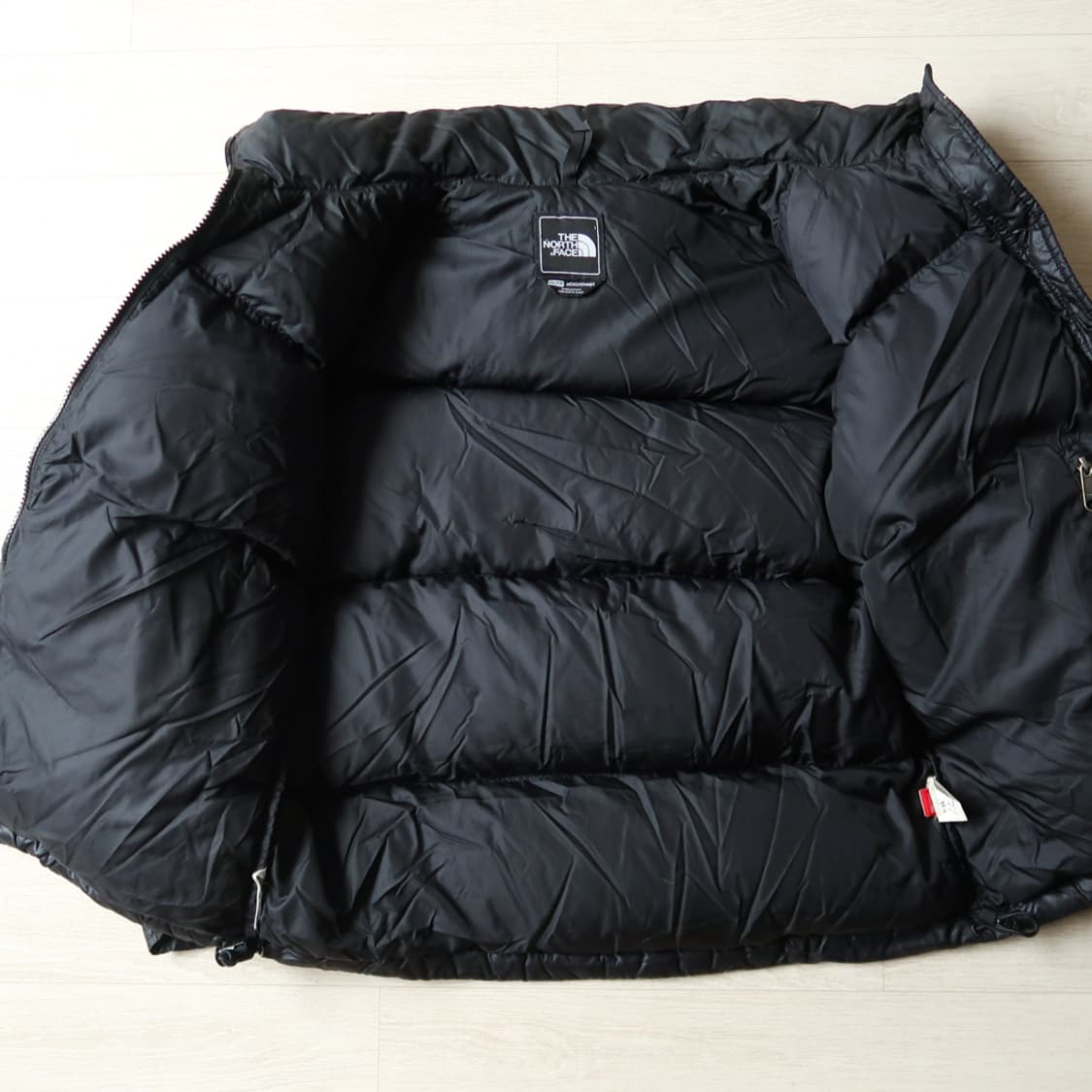 노스페이스 700 눕시 패딩 블랙 XS 상품이미지9