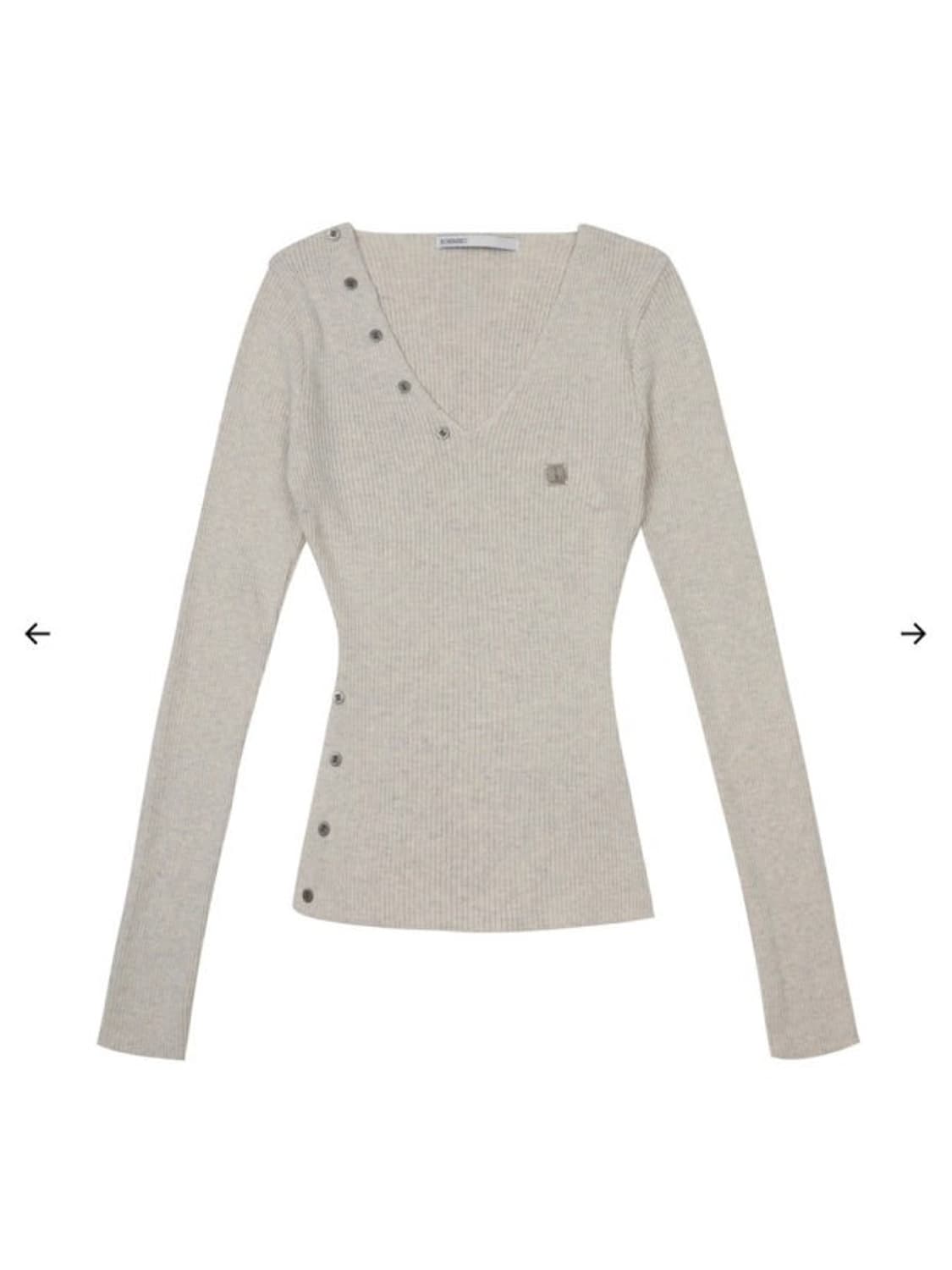 보헤미안서울 버튼 브이넥 슬릿 니트 오트밀 상품이미지1