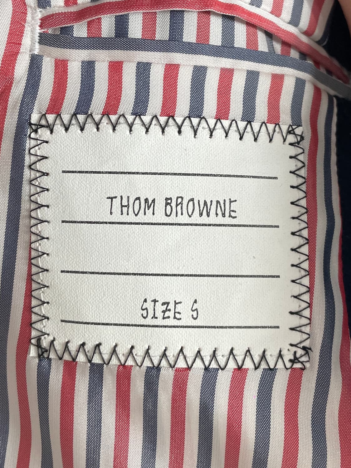 톰브라운 X 니만마커스 파이핑 블레이저 7부 자켓 (on.315) 상품이미지7