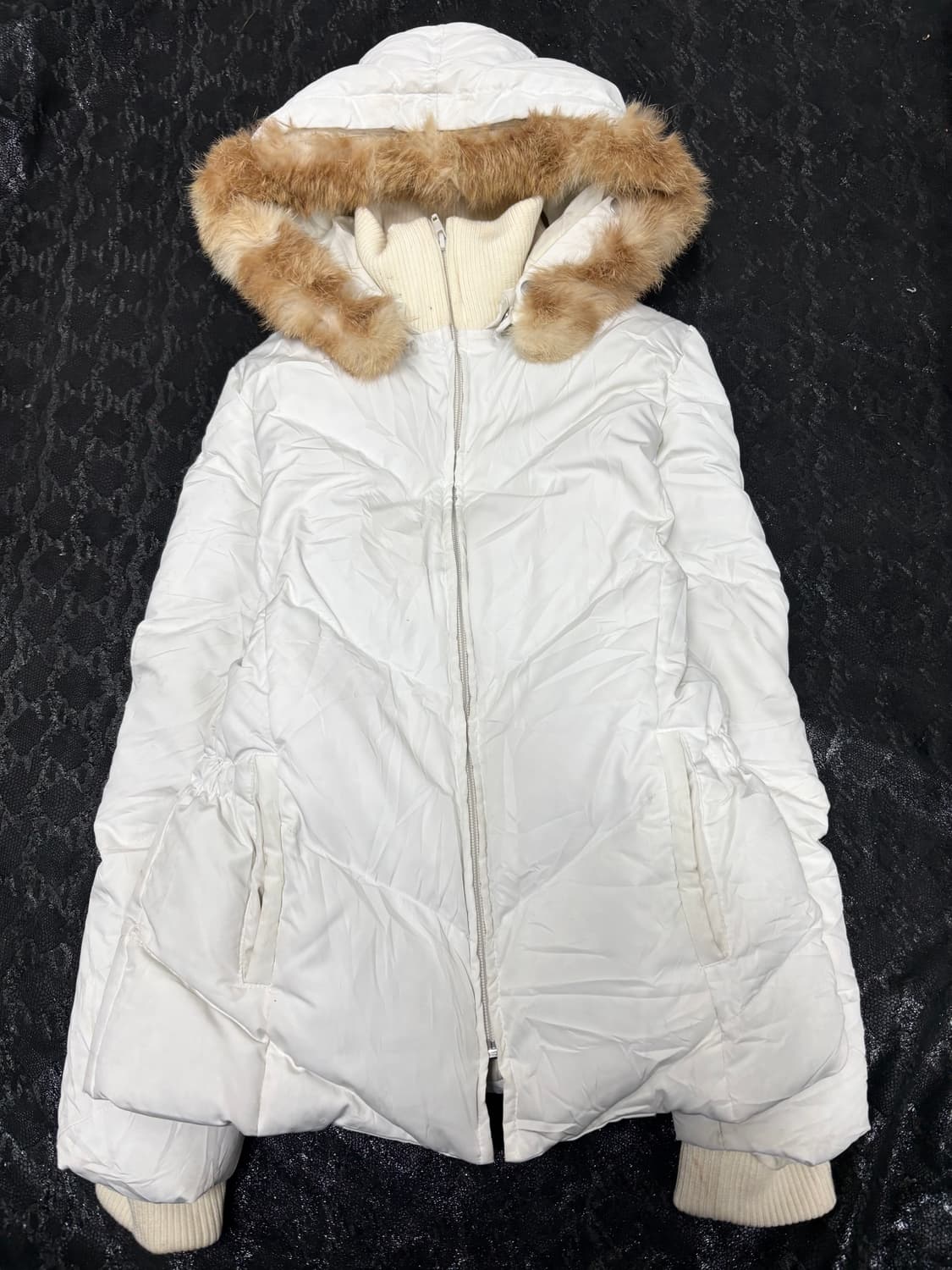 “Vintage” 00’s Ivory Fur White Hoodie Pa 상품이미지4