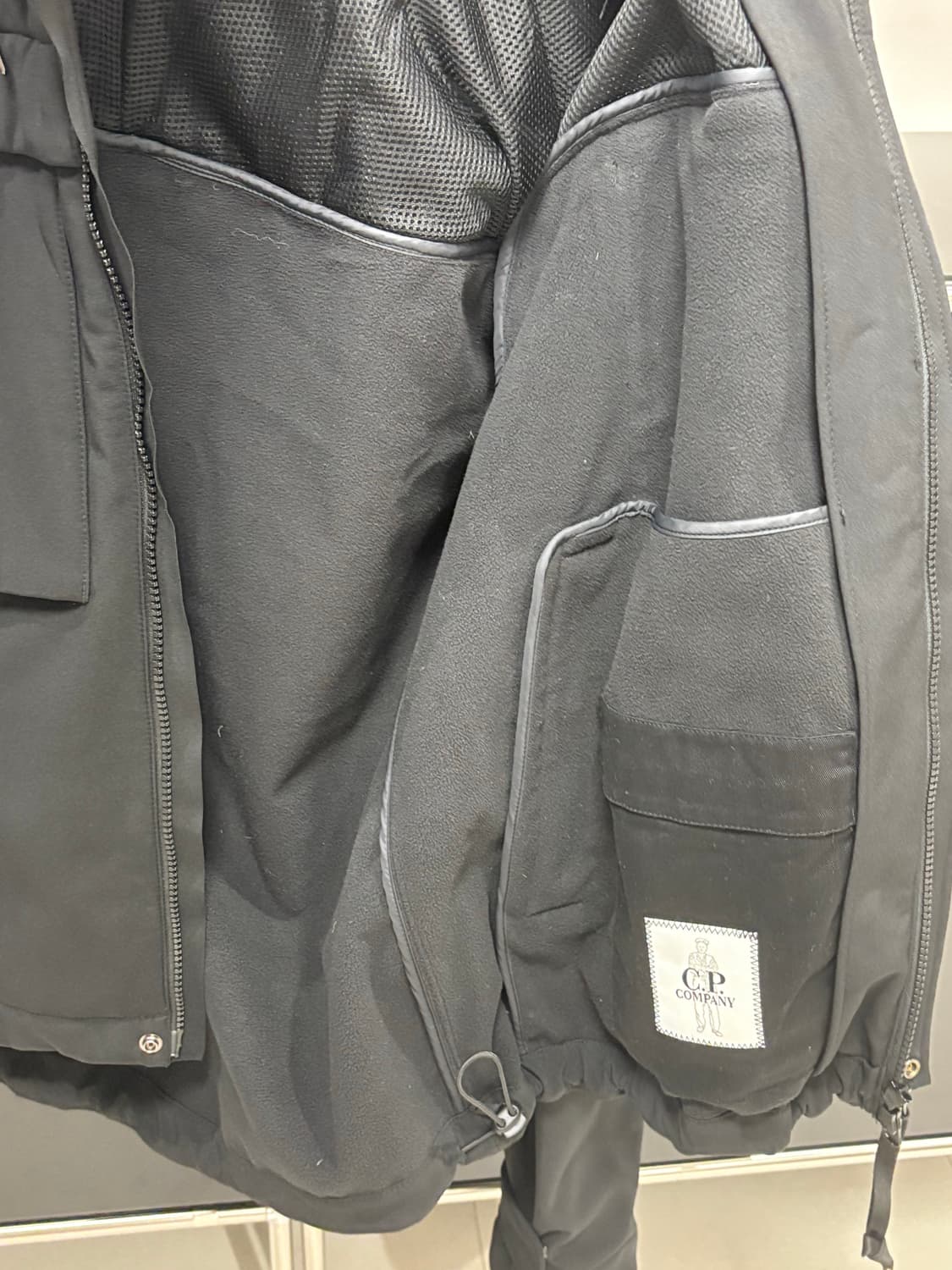 cp컴퍼니 바람막이 자켓 상품이미지3