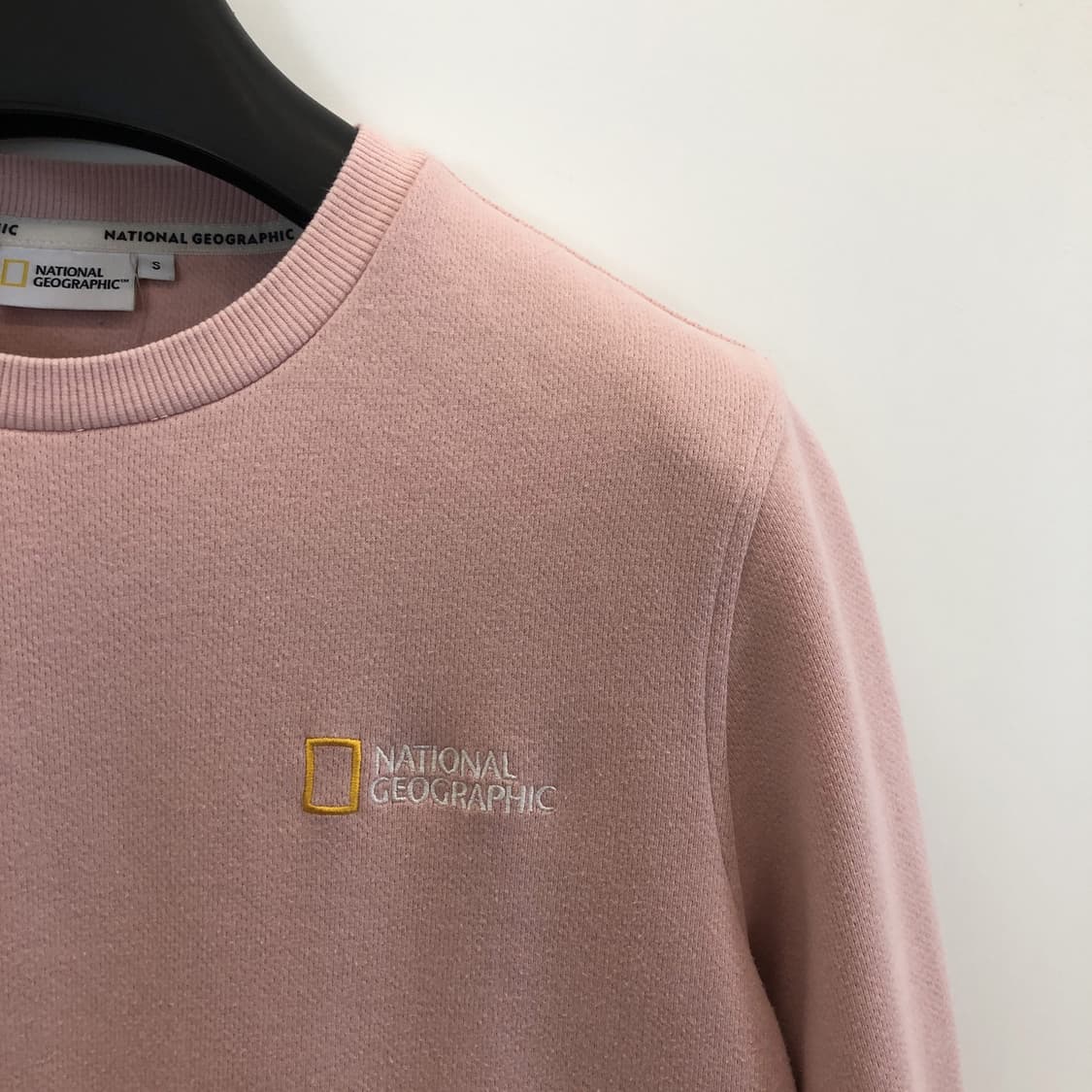 내셔널지오그래픽 라이트핑크 스웻셔츠 S 자수로고  상품이미지2