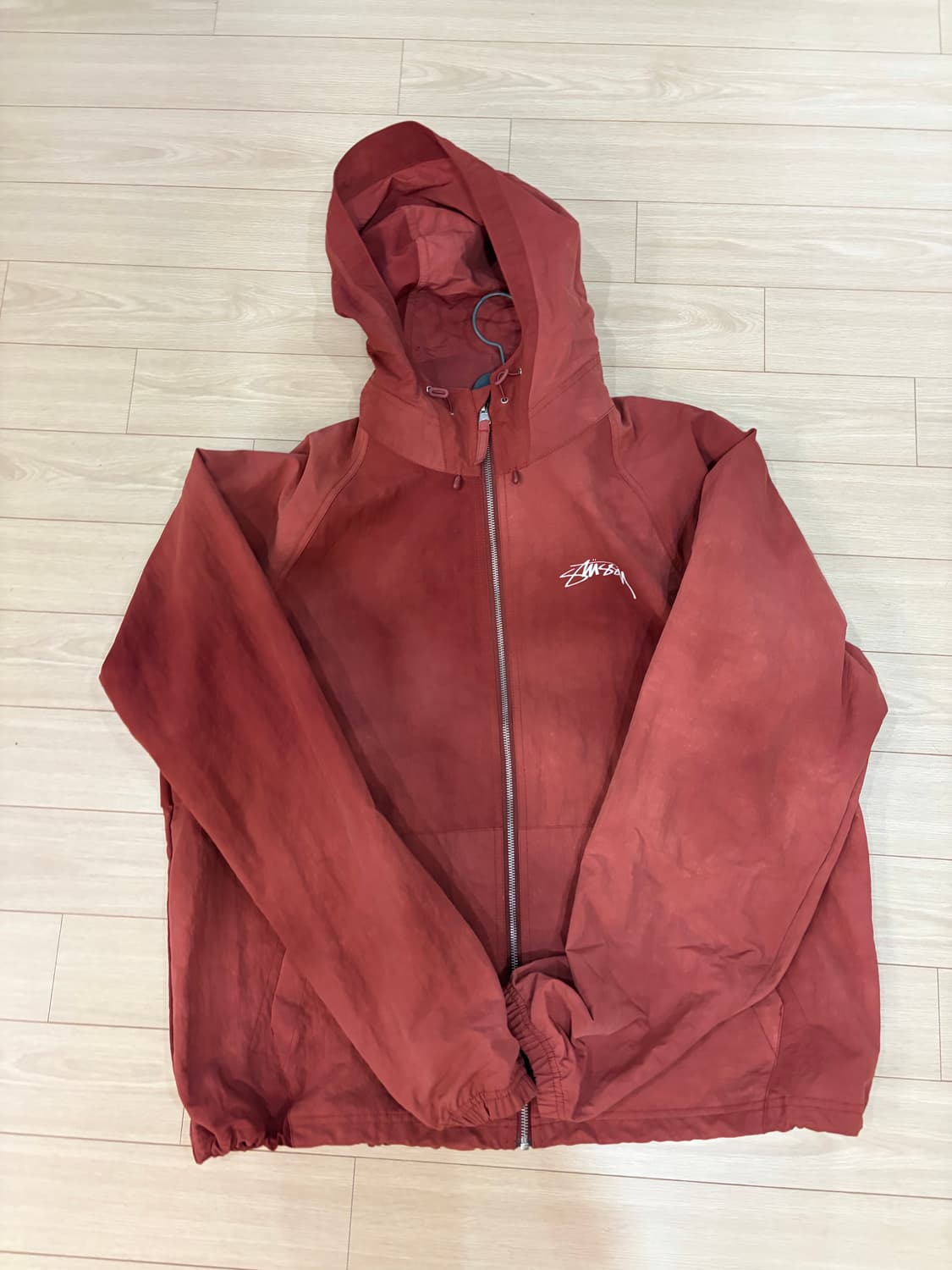 스투시 웨이브 다이 비치 쉘 자켓 마룬 상품이미지1