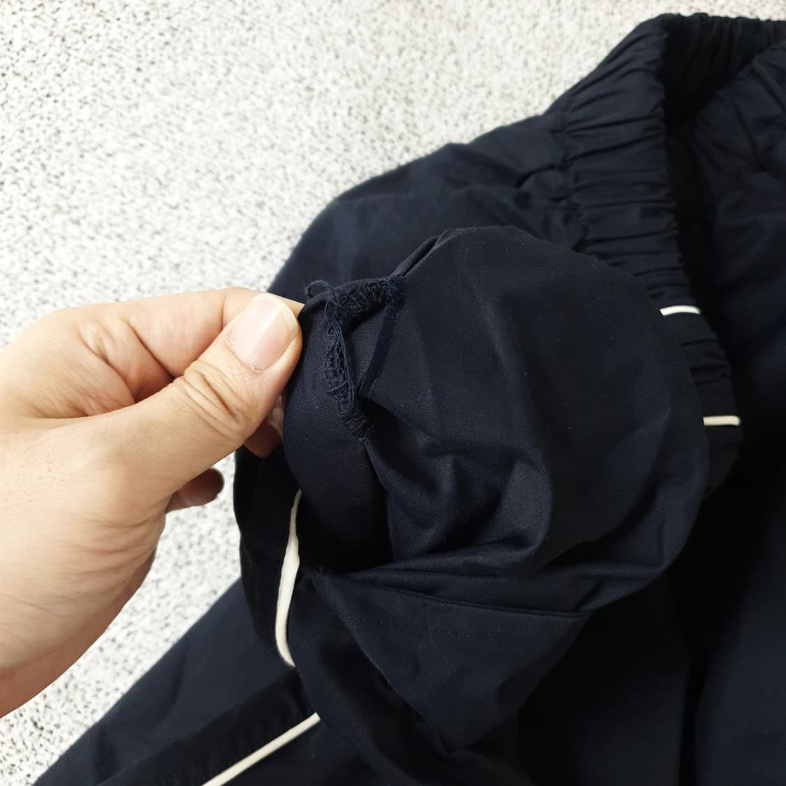 네이비 오버핏 라인 트레이닝팬츠  상품이미지7