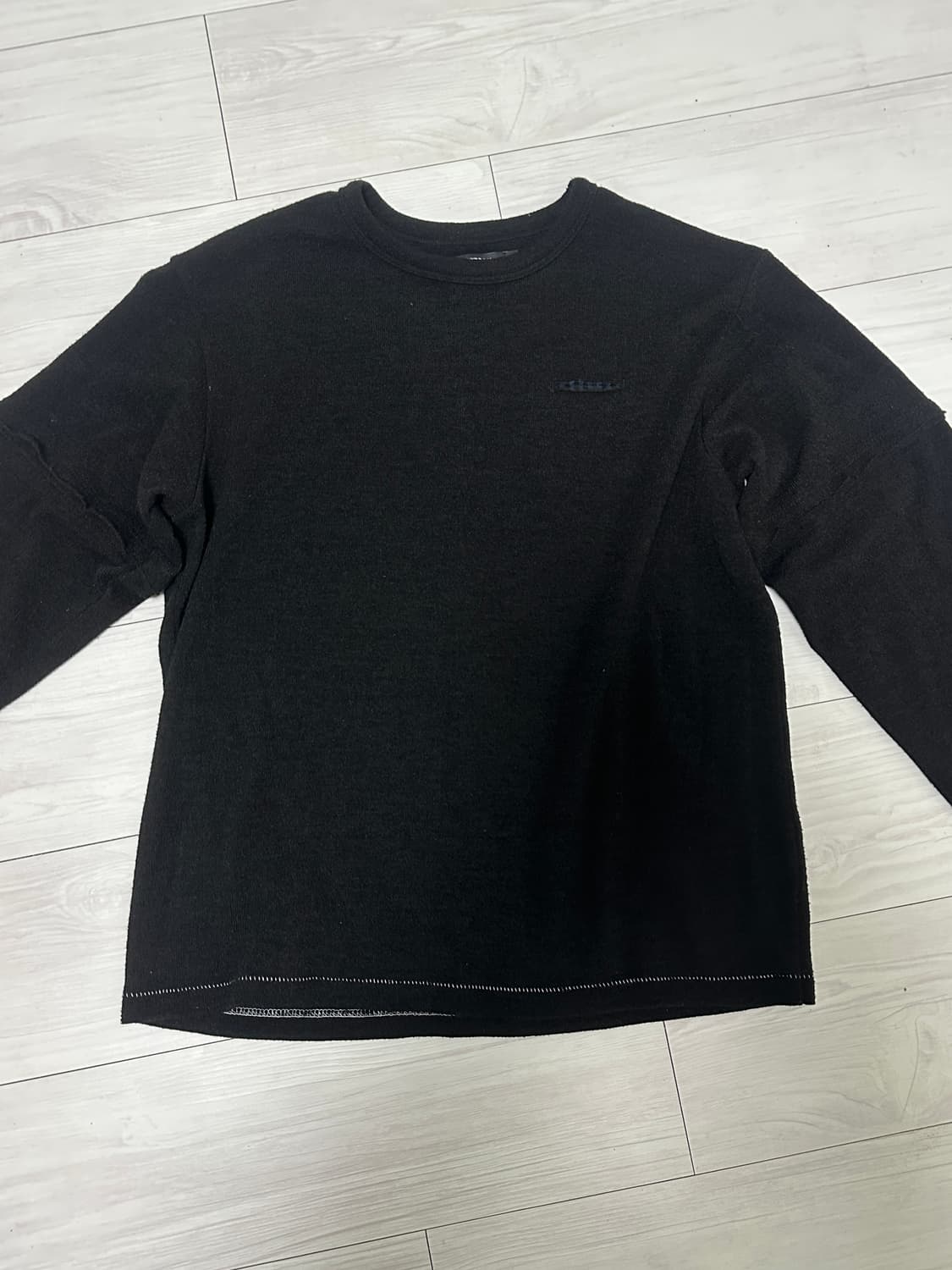 해칭룸 긴팔 티셔츠 니트재질 상품이미지2