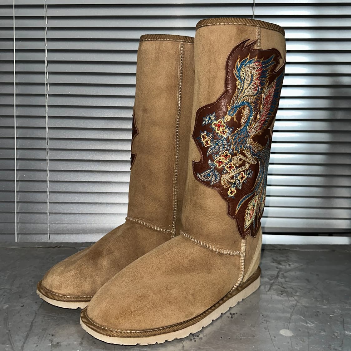 00s 리미테드 에디션 쿨라부라 봉황 패치 어그 부츠 상품이미지3