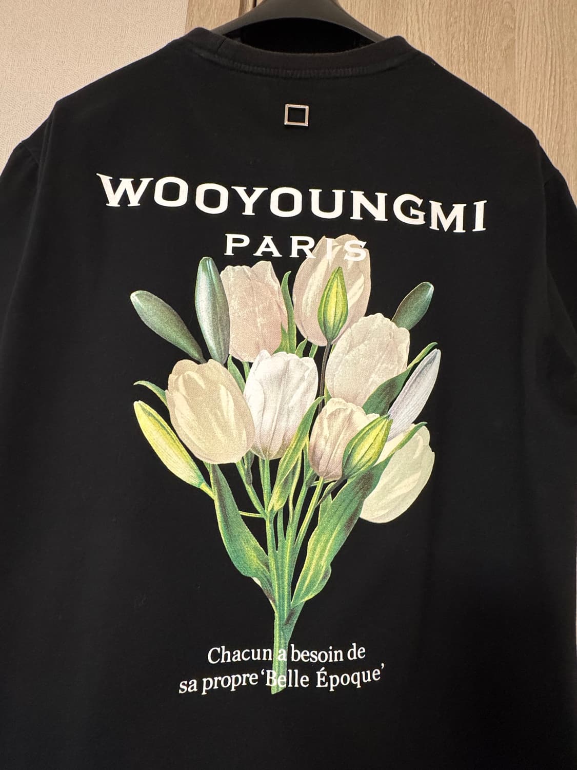 22 우영미 백 플라워 로고 티셔츠 블랙 판매합니다. 상품이미지2