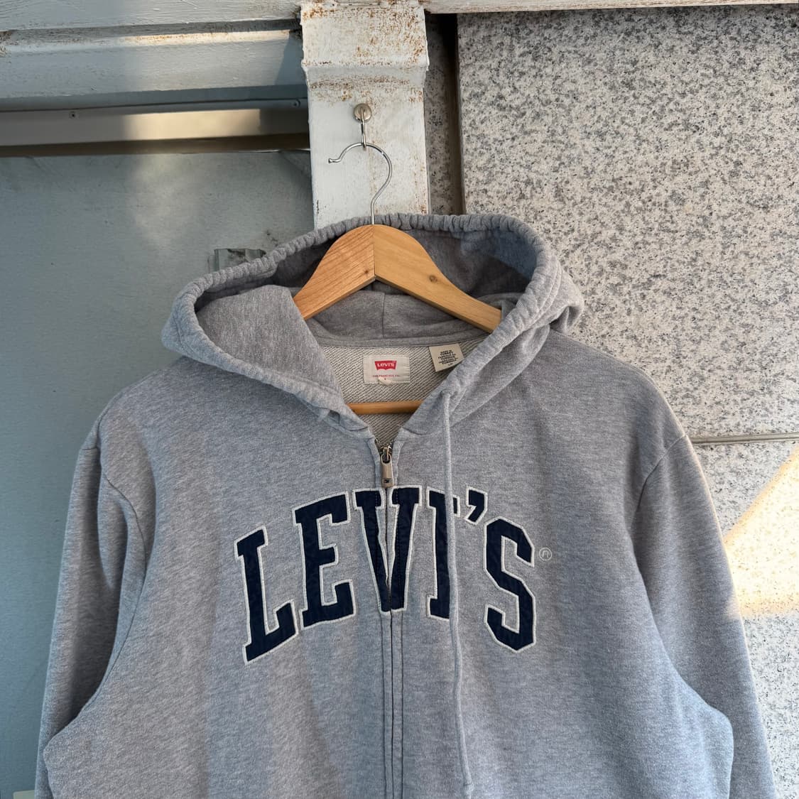 리바이스 스펠아웃 로고 후드집업 상품이미지4