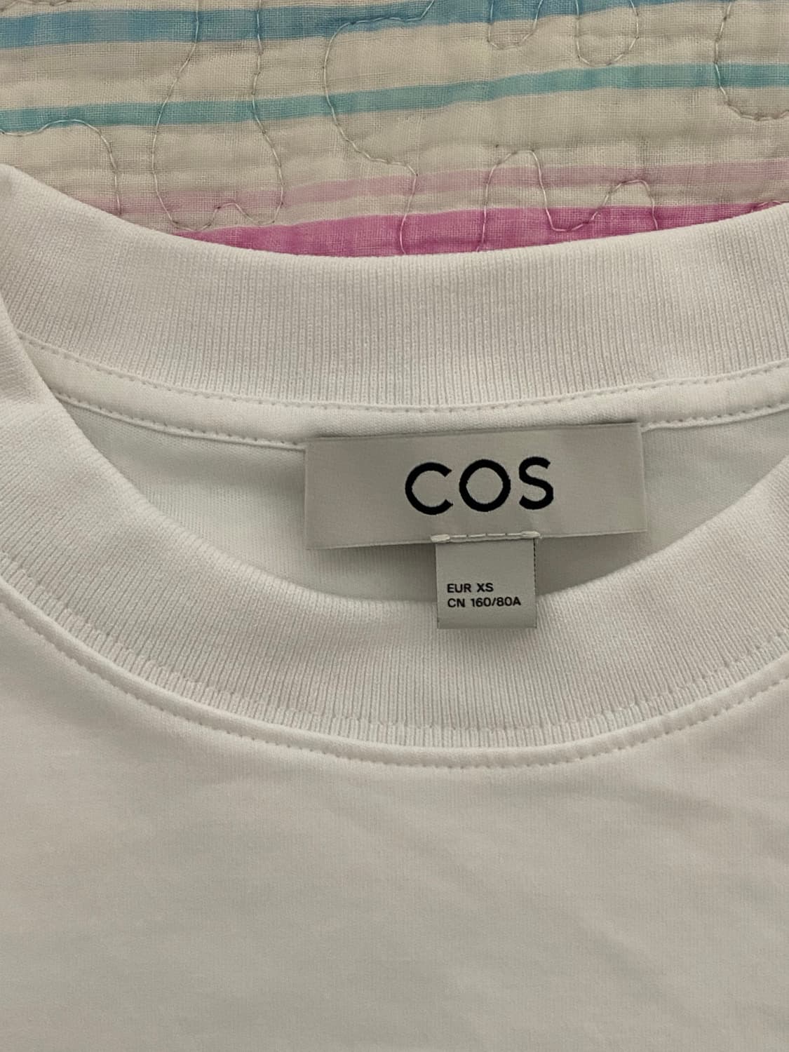 cos 클린컷 레귤러 롱 슬리브 티셔츠 xs 상품이미지3