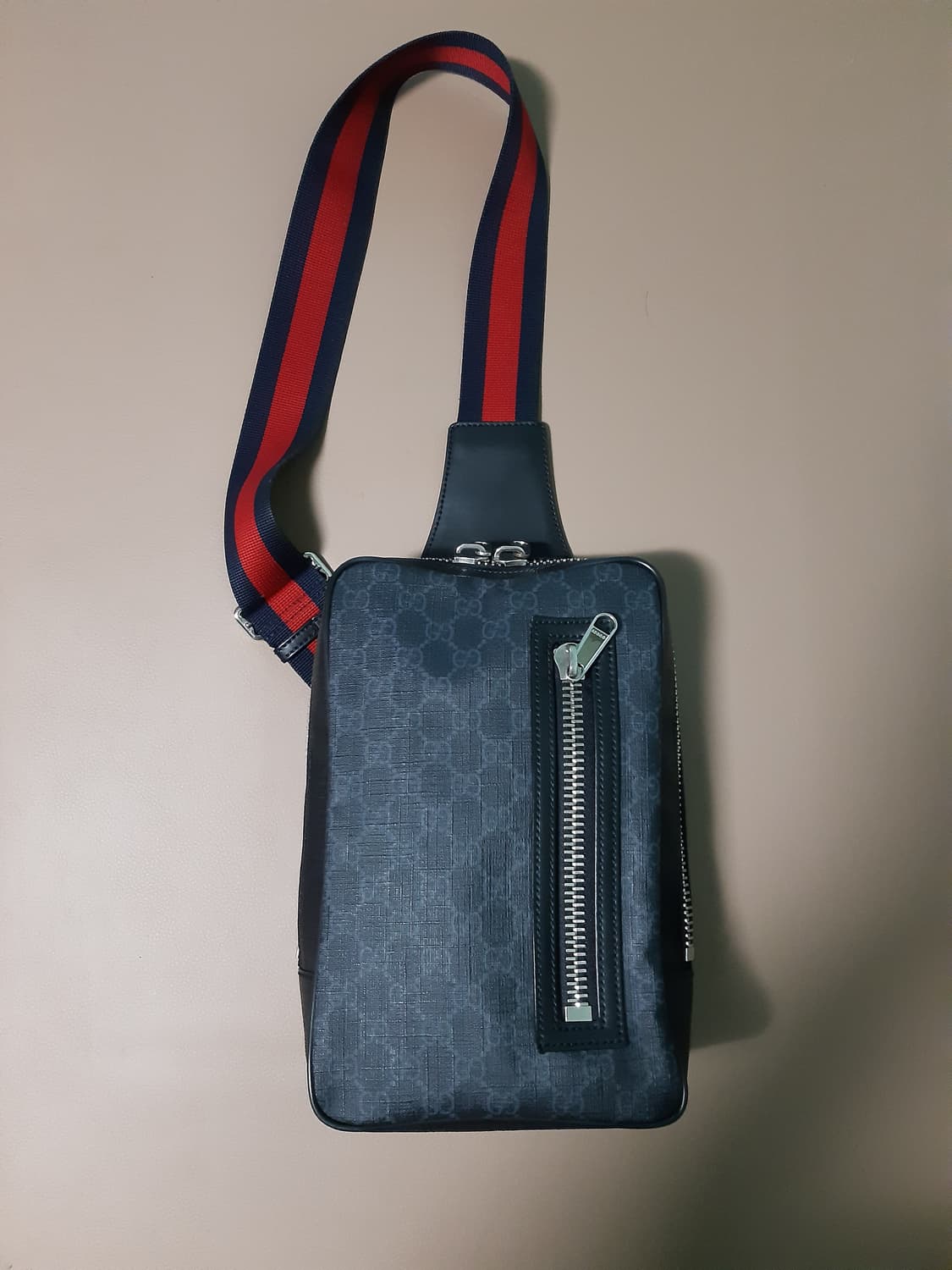 구찌 가방 GG수프림 슬링백팩 상품이미지3