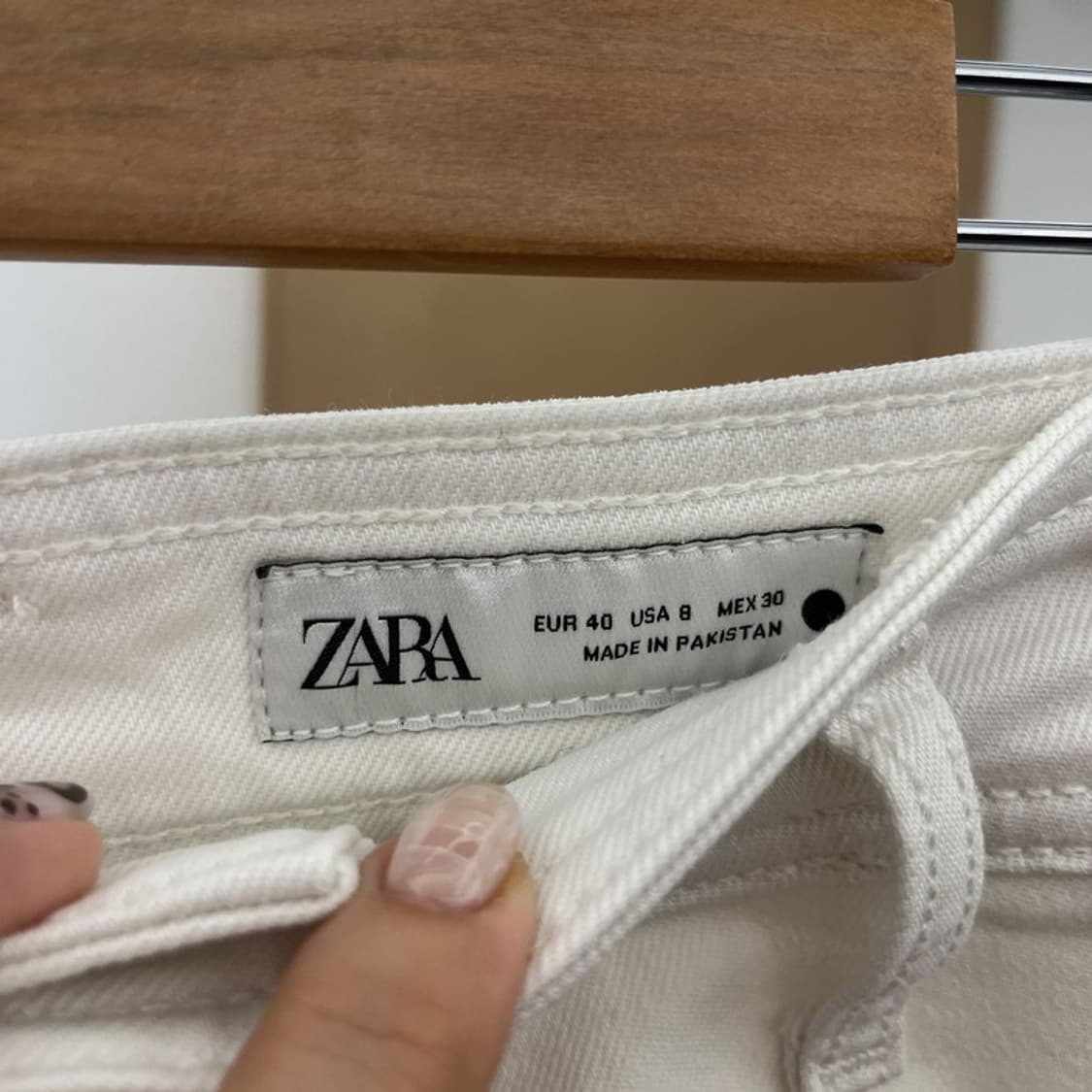 자라 ZARA 컷팅 와이드핏 화이트진 청바지 27인치 C05903 상품이미지3