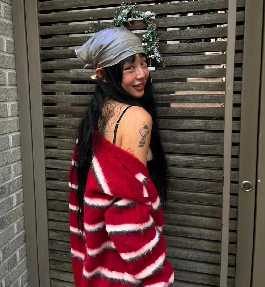 원가15만원) 태연 착용 썬번프로젝트 헤어리 스트라이프 가디건 상품이미지5