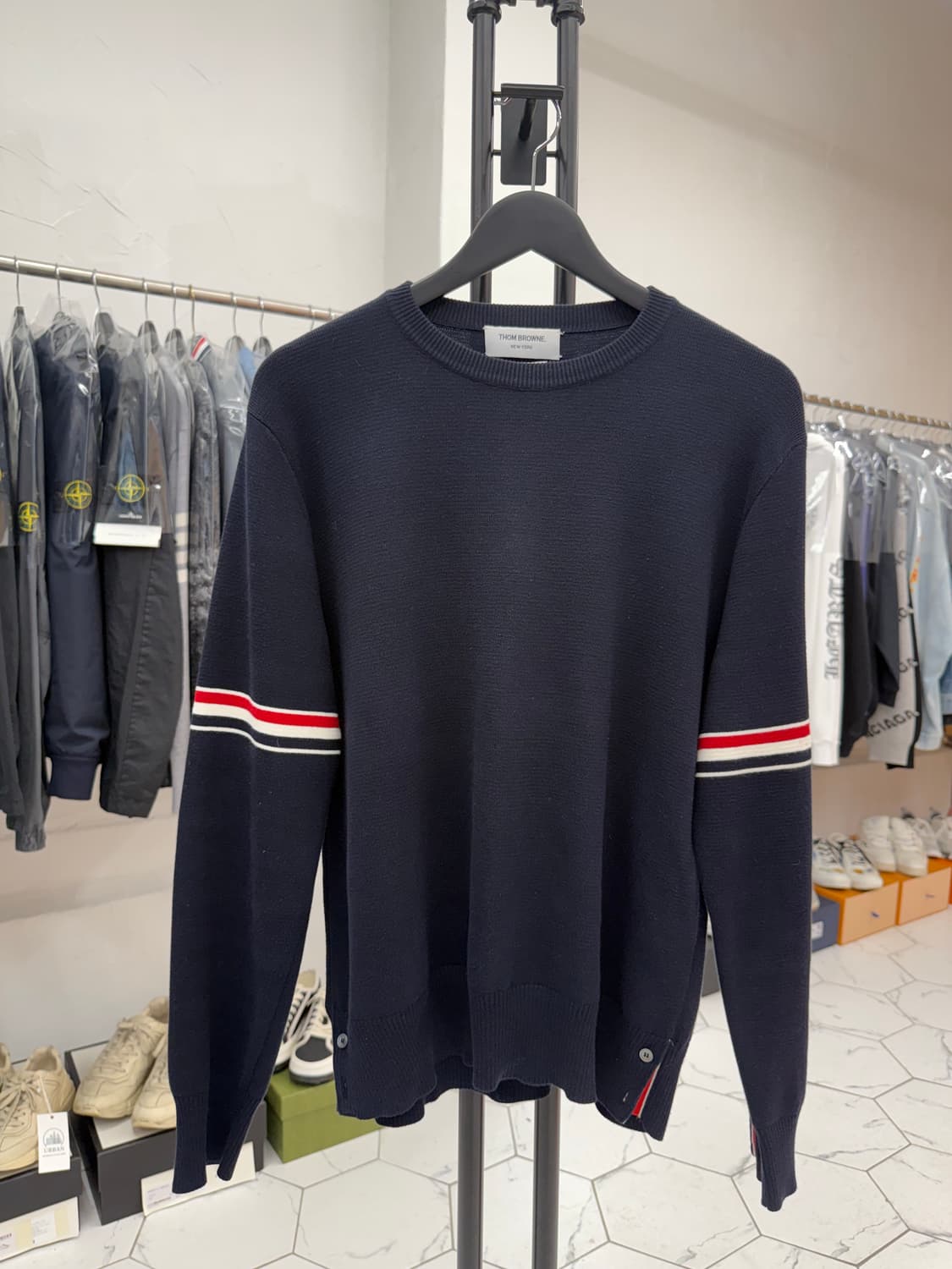 [2] 톰브라운 암밴드 밀라노스티치 니트 상품이미지1