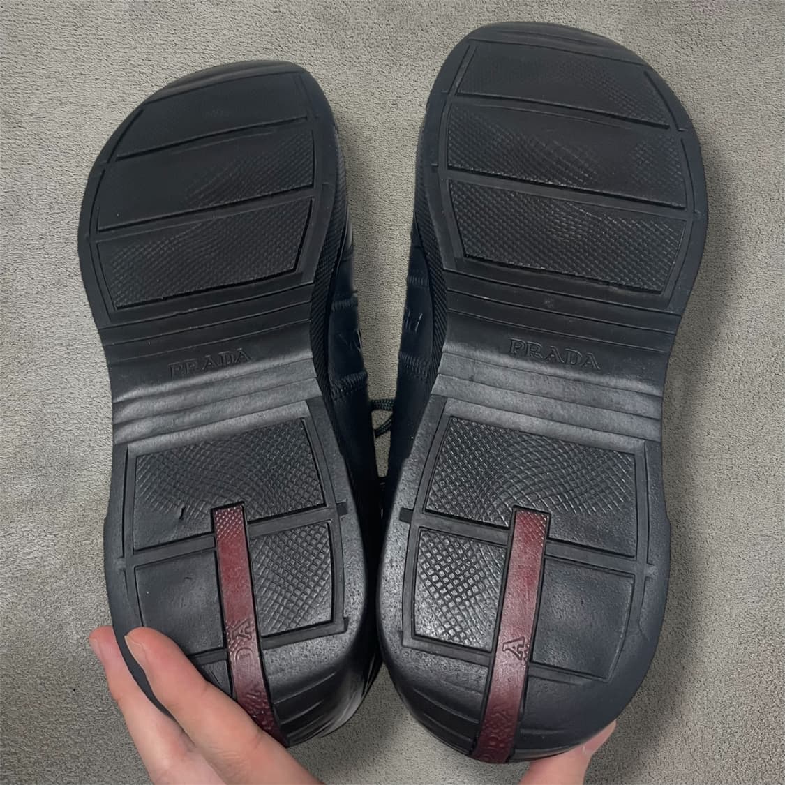 280~285) 프라다 로고 레더 가죽 스니커즈 신발 블랙 상품이미지7