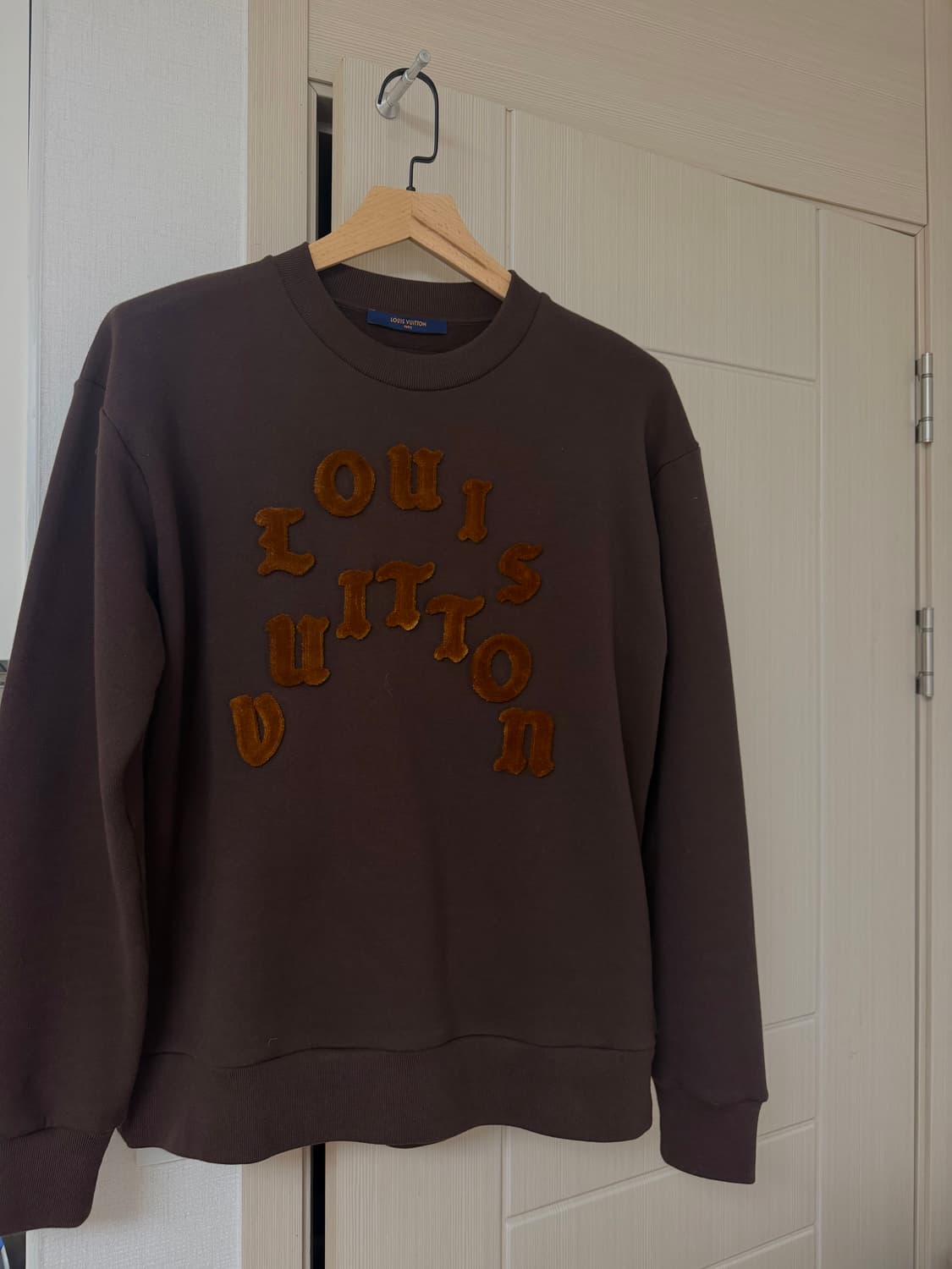 루이비통 터피타지 브라운 맨투맨 M 상품이미지2