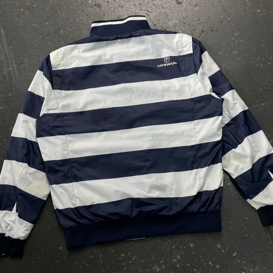 105 까스텔바작 바람막이 상품이미지4