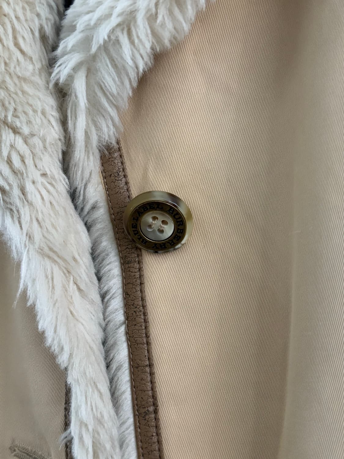 Burberry 버버리 옐로우 시어링  롱 코트 상품이미지6