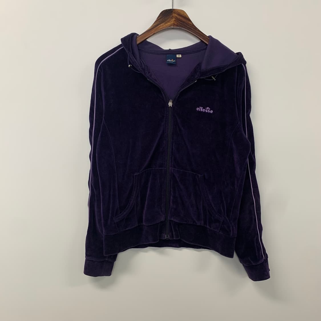 엘레쎄 자수로고 벨루어 벨벳 후드집업 상품이미지2