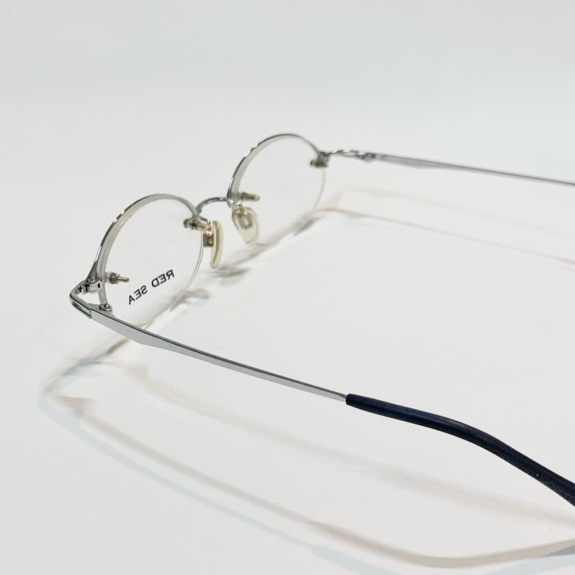 [픽키-679] 미니멀 라운드 실버 안경 초슬림 템플 초경량 남녀공용 상품이미지3