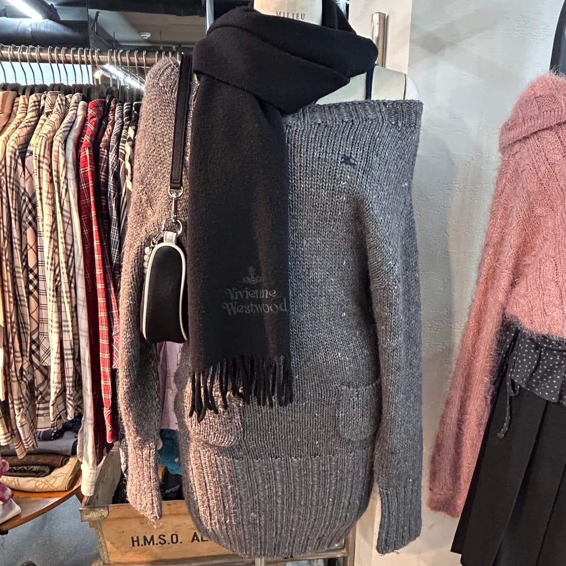 Burberry Grey Off-Shoulder Knit Dress 상품이미지2