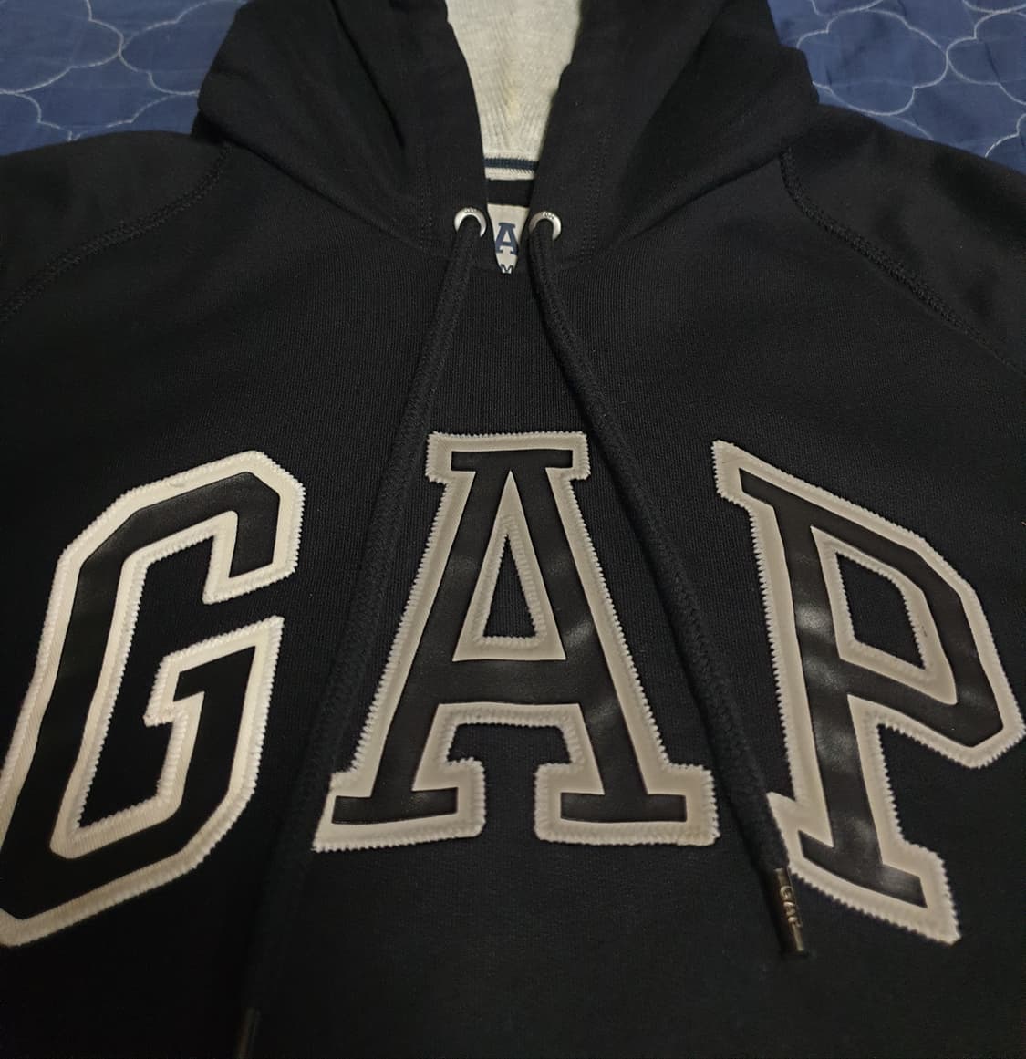 갭 레터링 레더패치 기모 후드티 블랙 (M) 상품이미지2