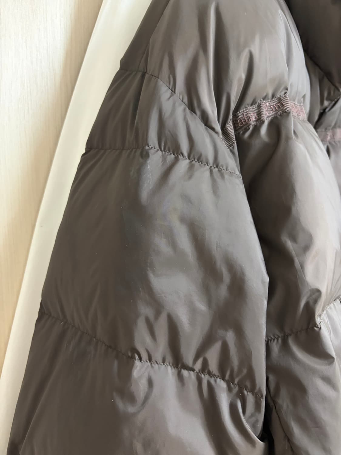 마뗑킴 로고 테이핑 퍼퍼 브라운 패딩 상품이미지5