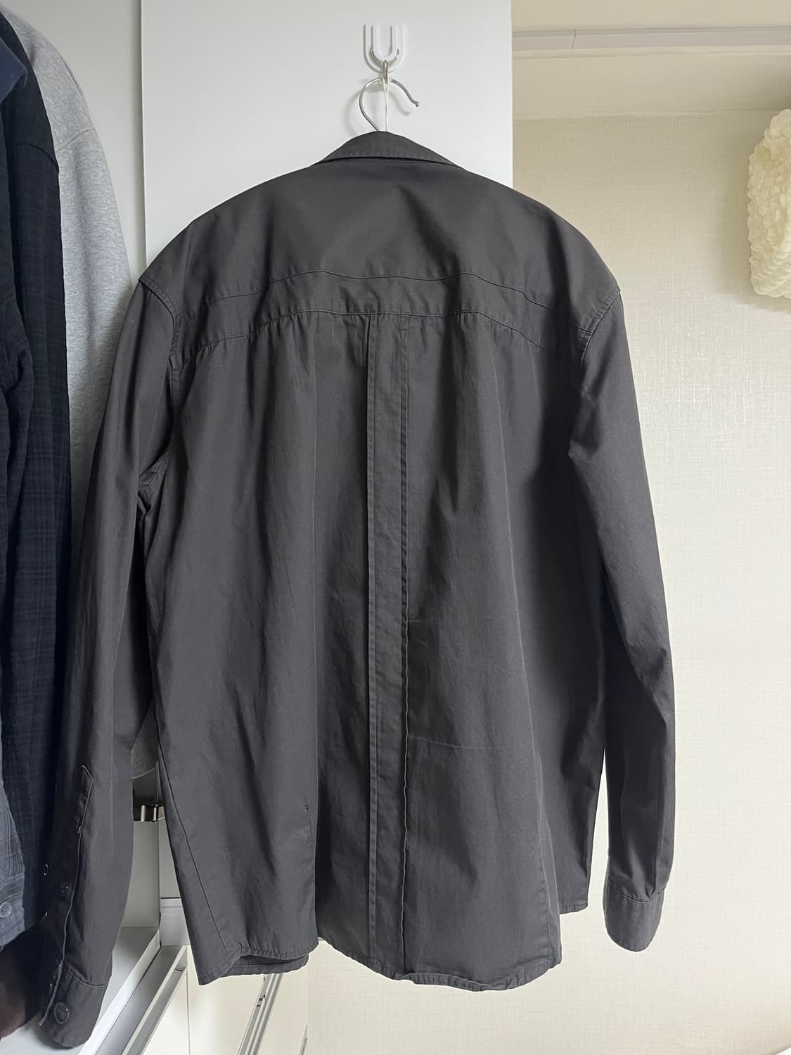 해칭룸 본셔츠 차콜 상품이미지3