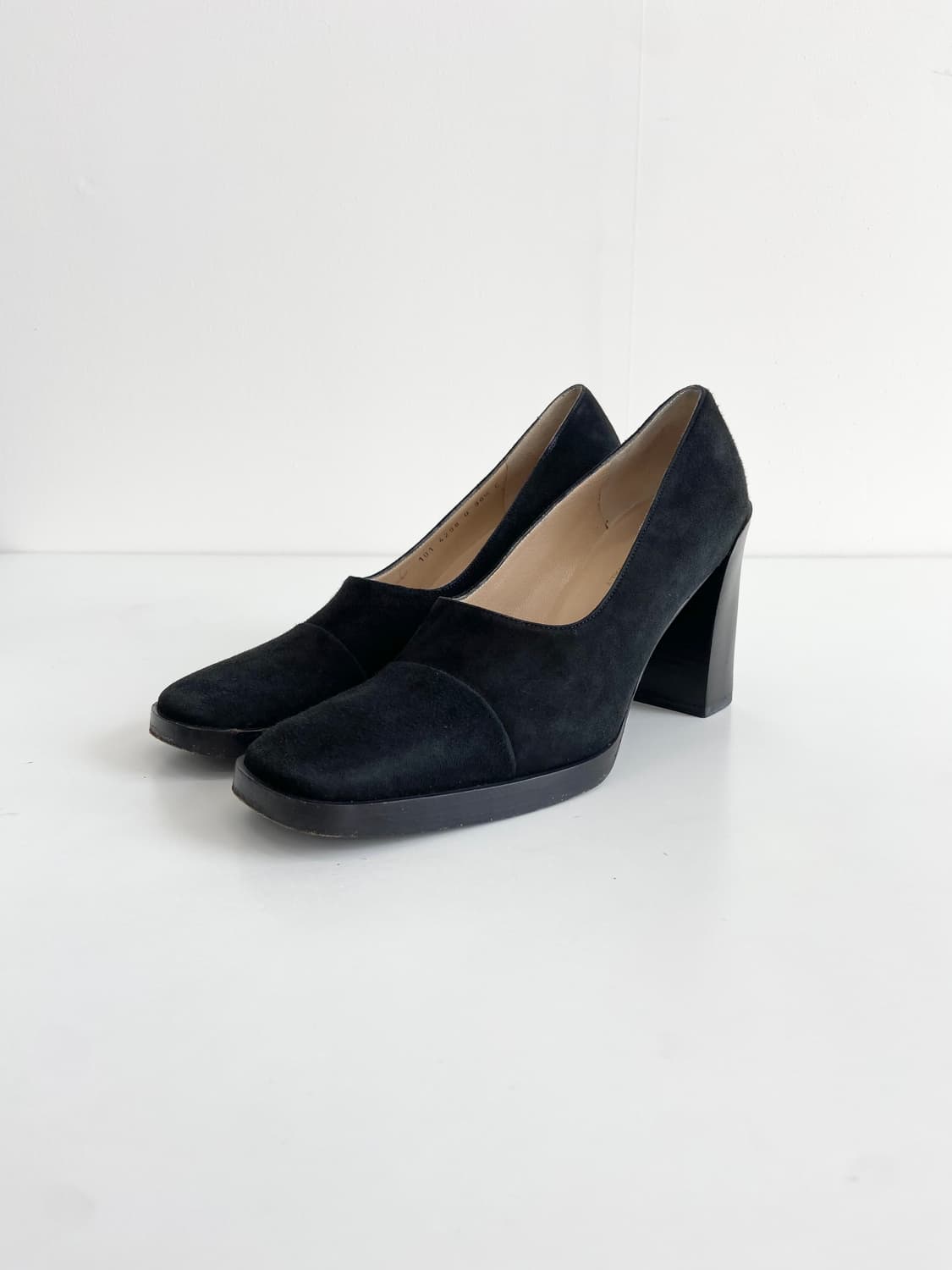 구찌 스퀘어토 스웨이드 펌프스  상품이미지8