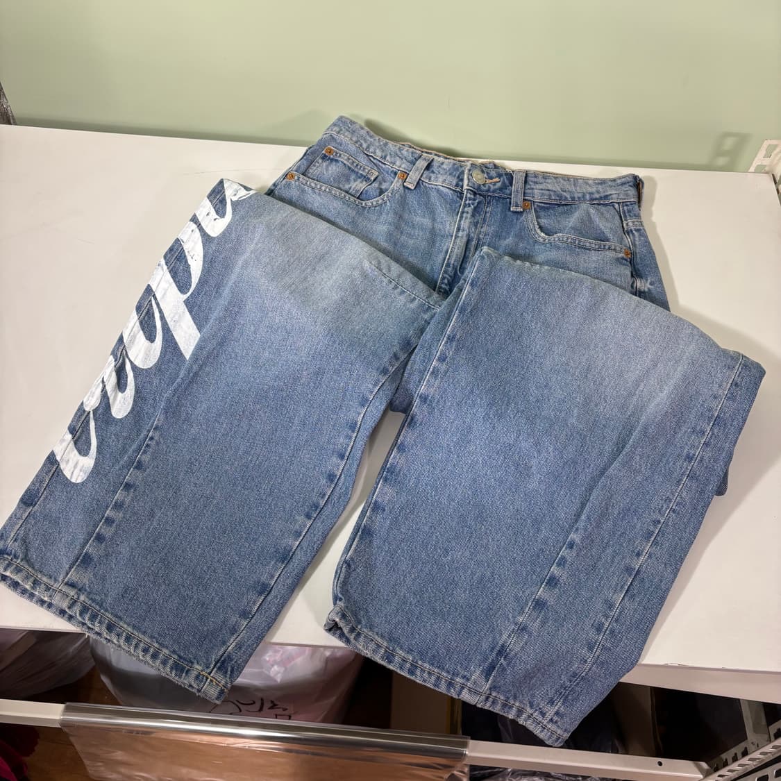 M 자라 연청 스펠아웃 커브드 데님팬츠 상품이미지1