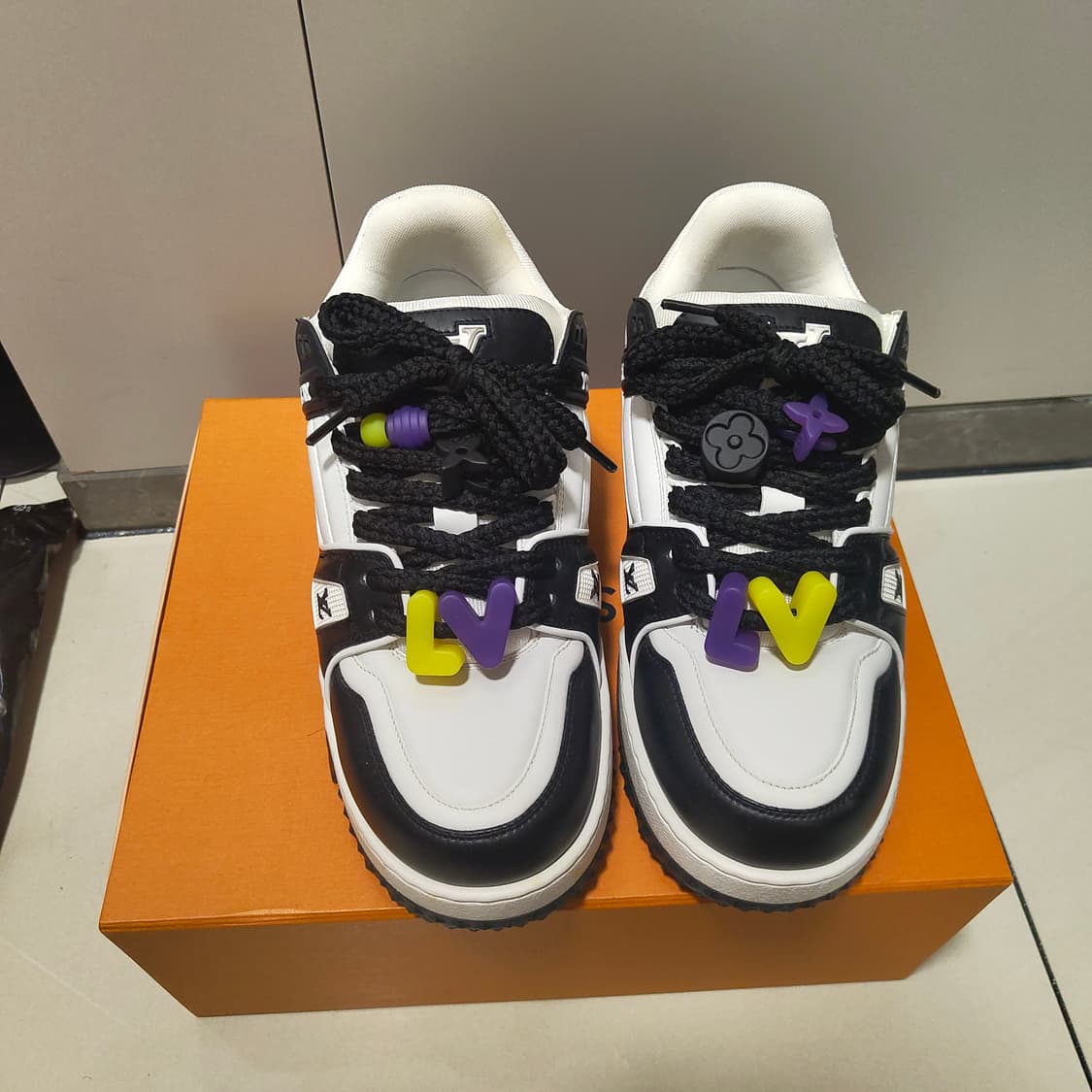 루이비통 맥시 트레이너 7.5 상품이미지2