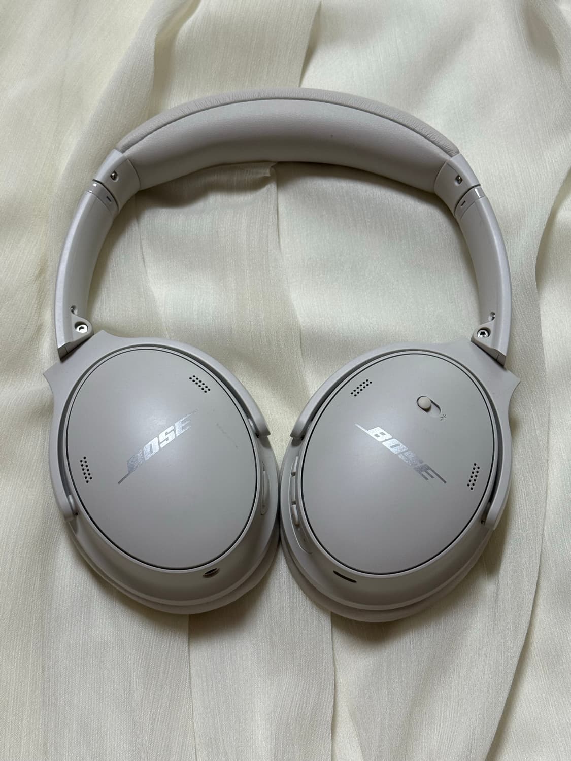 보스 QC45 헤드폰(스모크 화이트 색상🎧) 상품이미지2