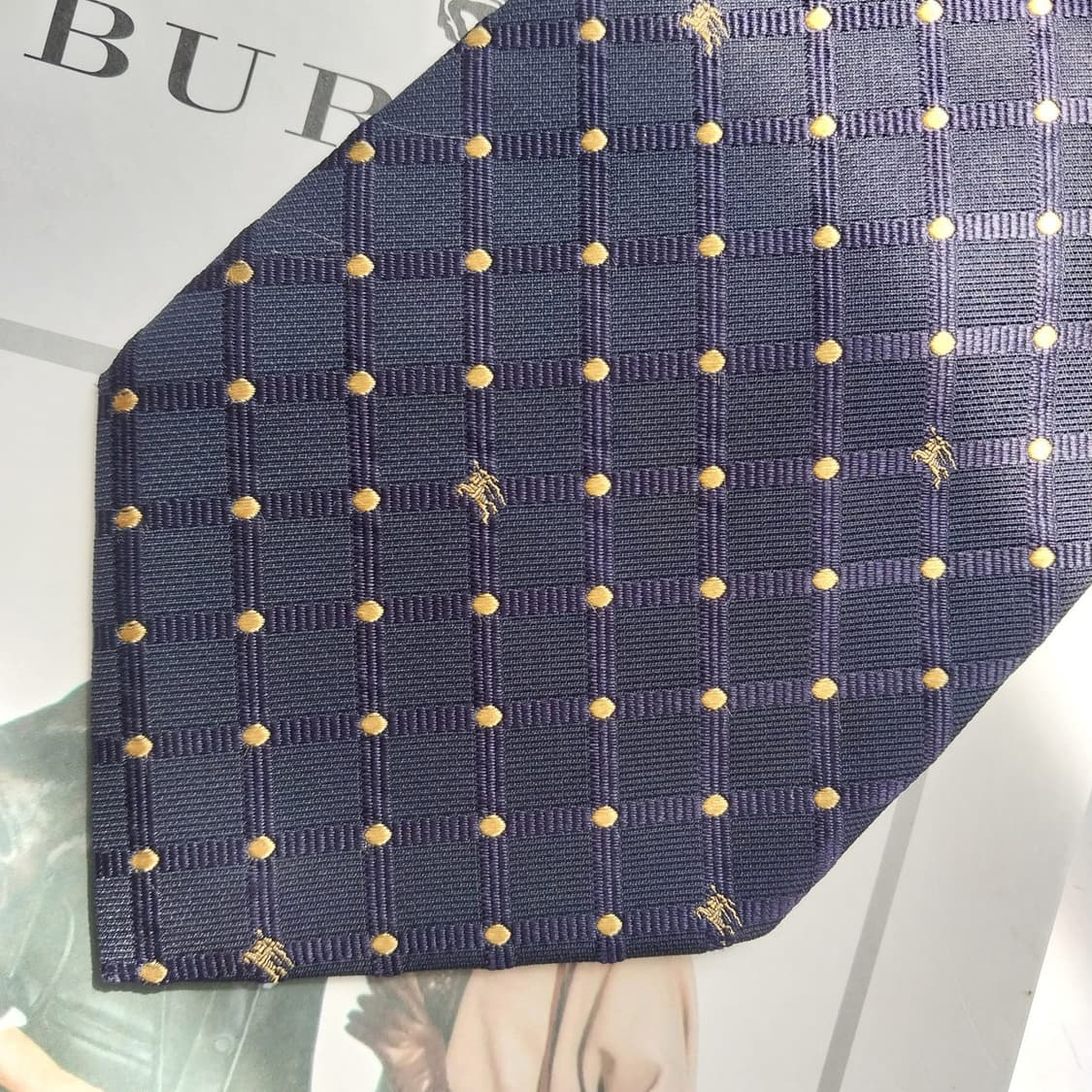 버버리 실크 도트 기마사 자수 넥타이 9.7cm A+등급 K2314 상품이미지10