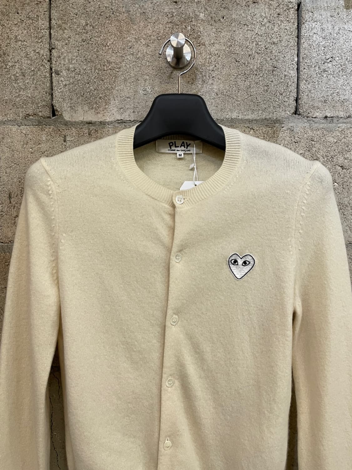 꼼데가르송 플레이 화이트 와펜 가디건  상품이미지2