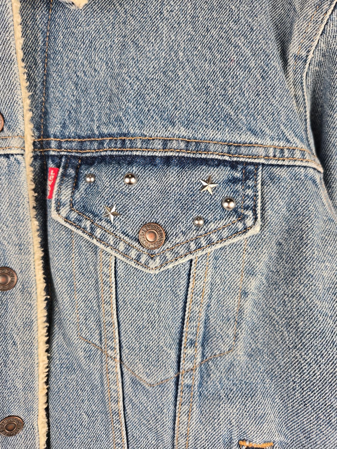 [무료배송]리바이스 S 여성 오버핏 양털 안감 데님 트러커 자켓 청자켓 상품이미지3