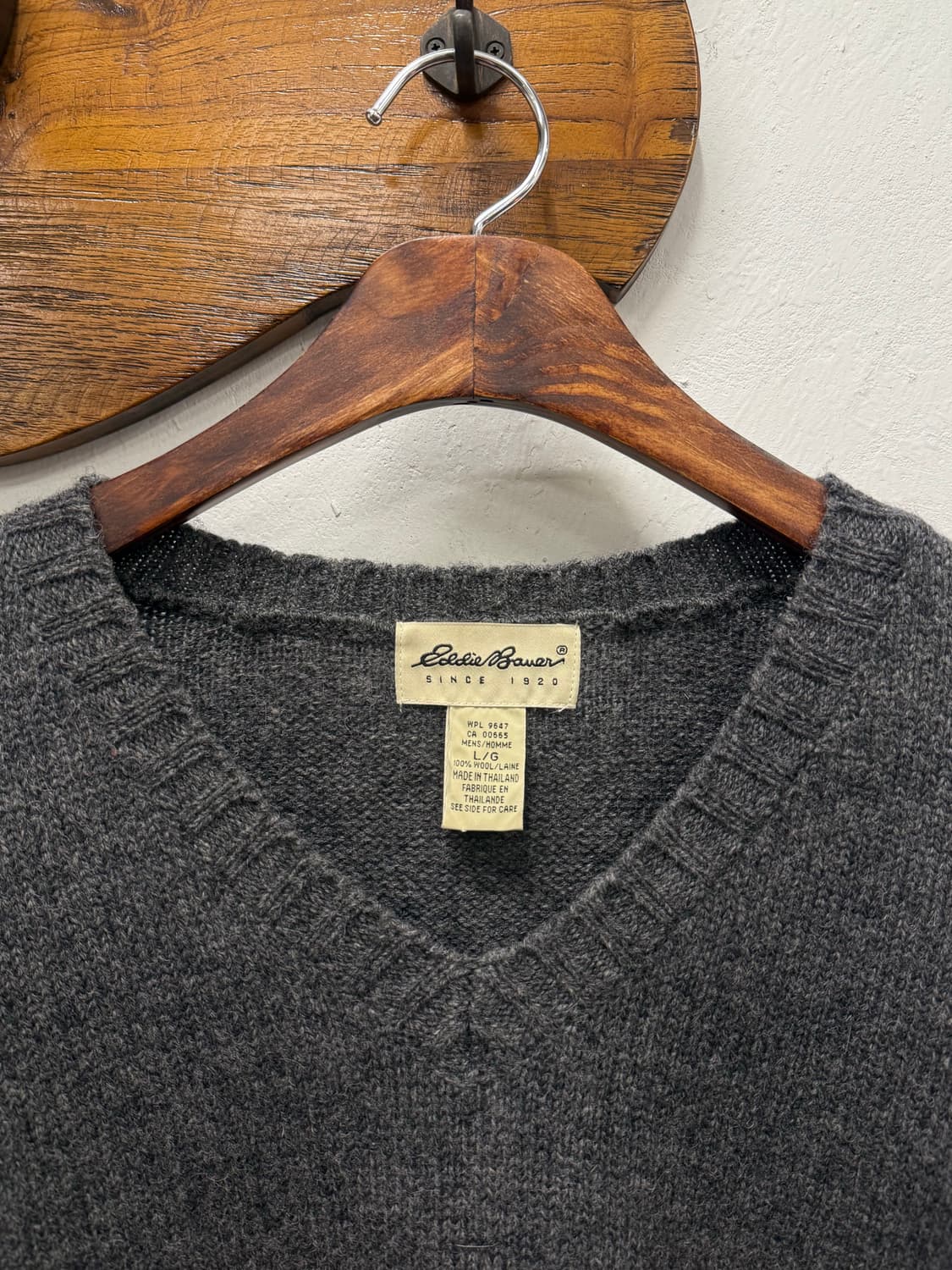 L) Eddie Bauer Wool V-Neck Sweater 상품이미지3