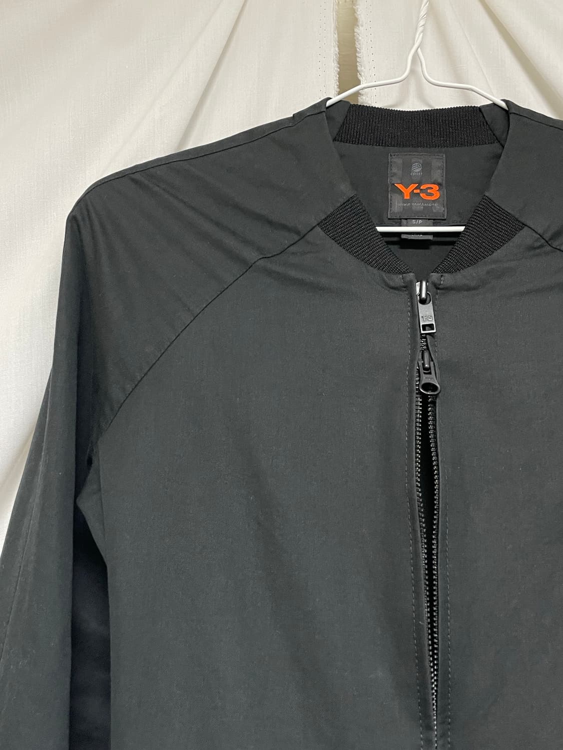 Y-3 블랙 봄버 자켓 상품이미지3