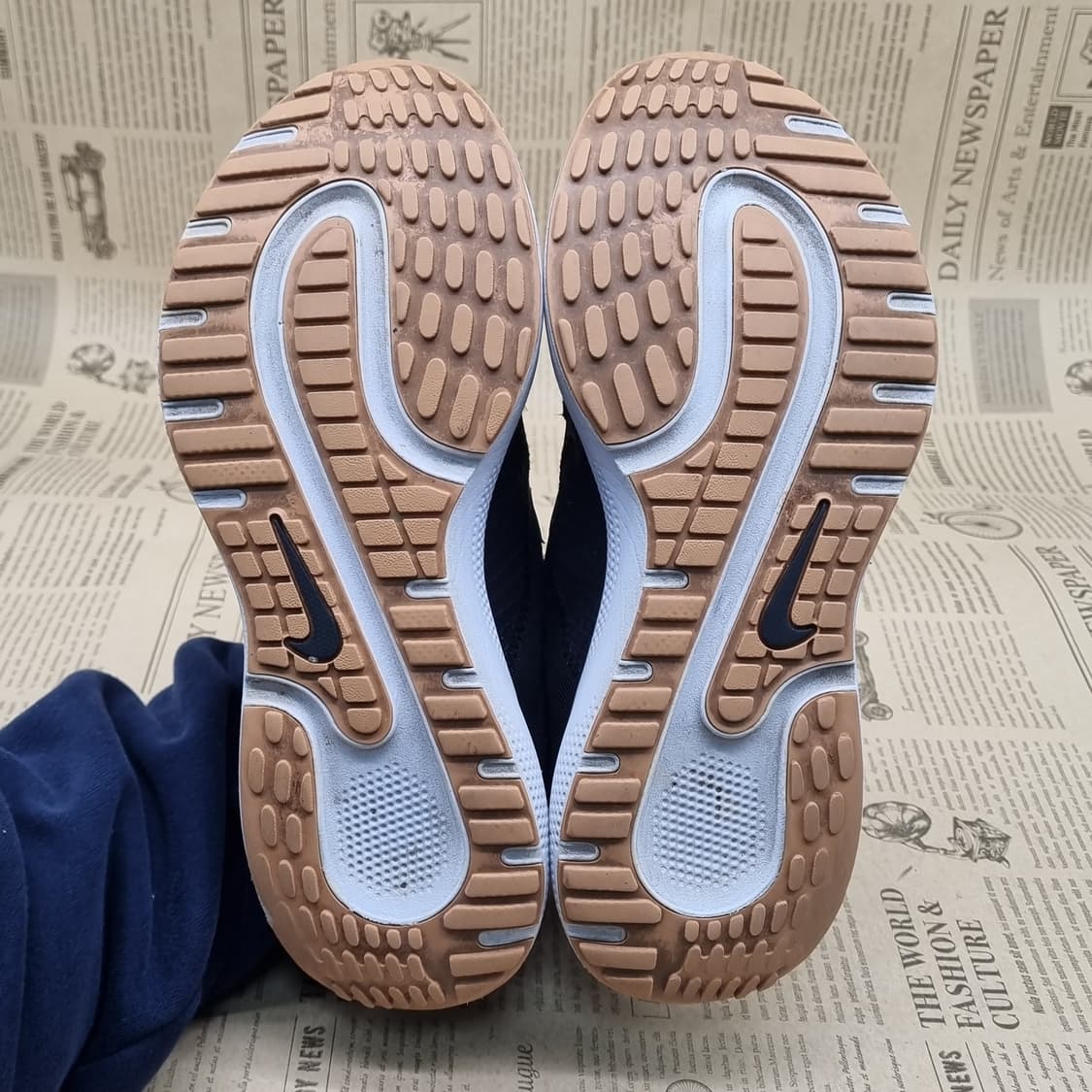 나이키 리액트 이스케이프런 운동화 240 상품이미지3