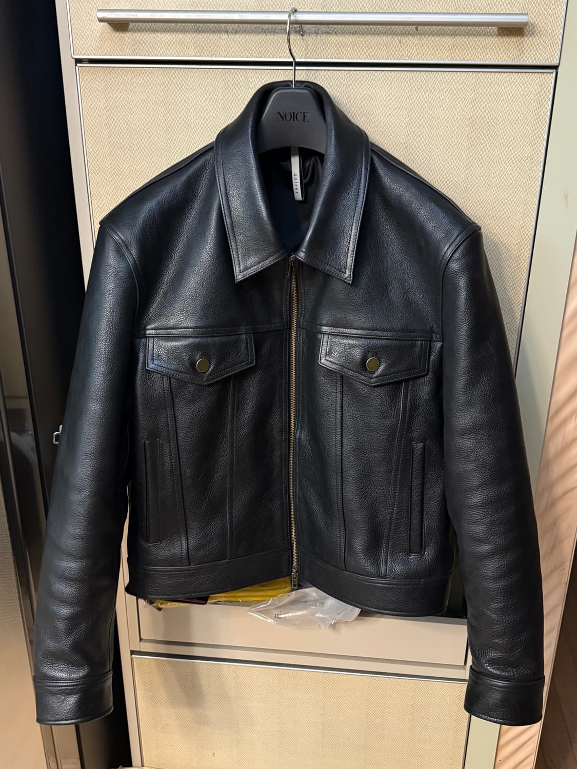 노이어 앤틱 카우 레더 트러커 자켓 (블랙) 상품이미지1